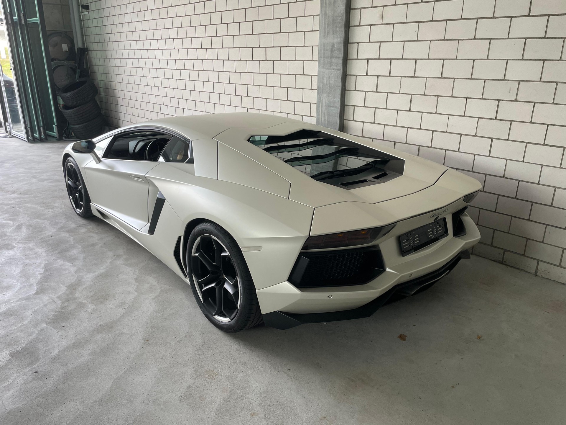 LAMBORGHINI Aventador LP700-4 Coupé E-Gear Traumausstattung inkl. Ad Personam Mattlackierung-image-3