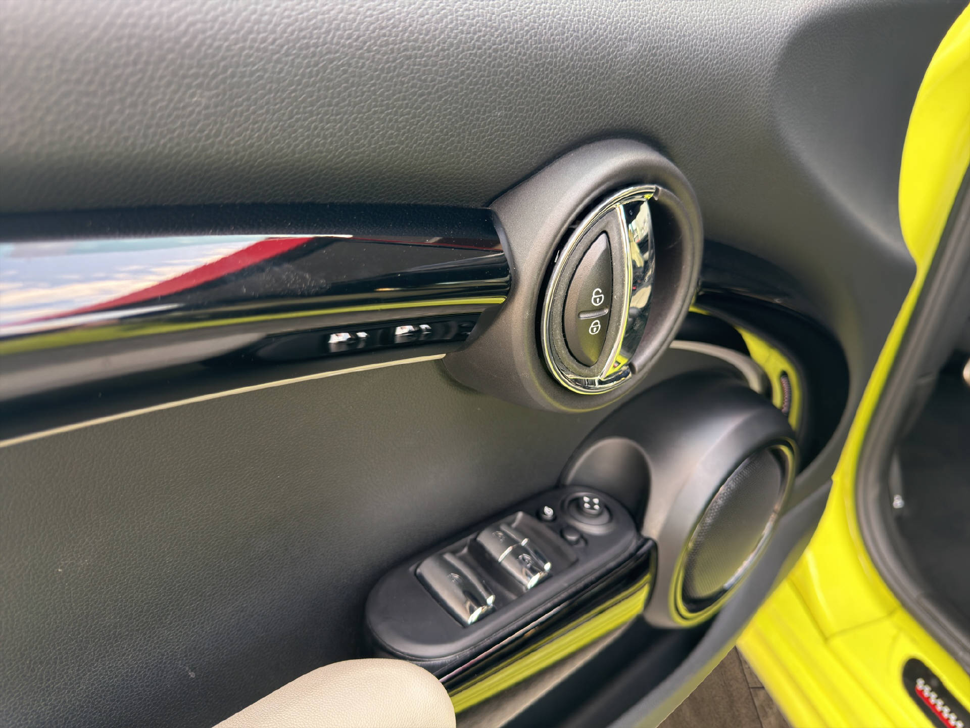 MINI Cabrio F57 2.0i John Cooper Works SAG-image-19