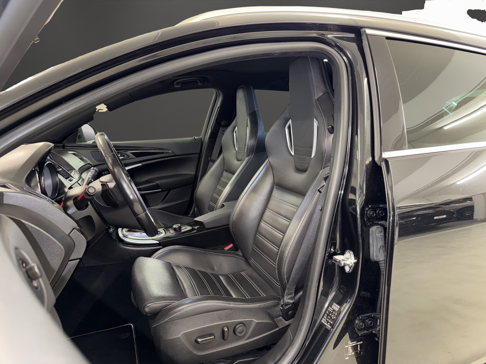 OPEL Insignia 2.8 Turbo OPC 4WD Automatic-image-6