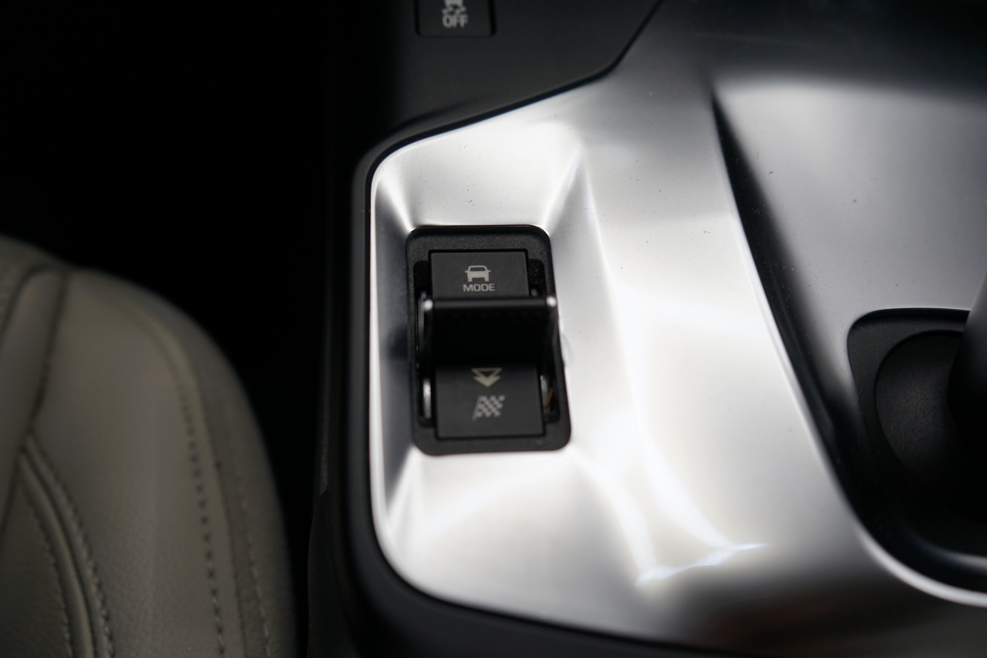 JAGUAR E-Pace 2.0 P200 AWD Automatik-image-13