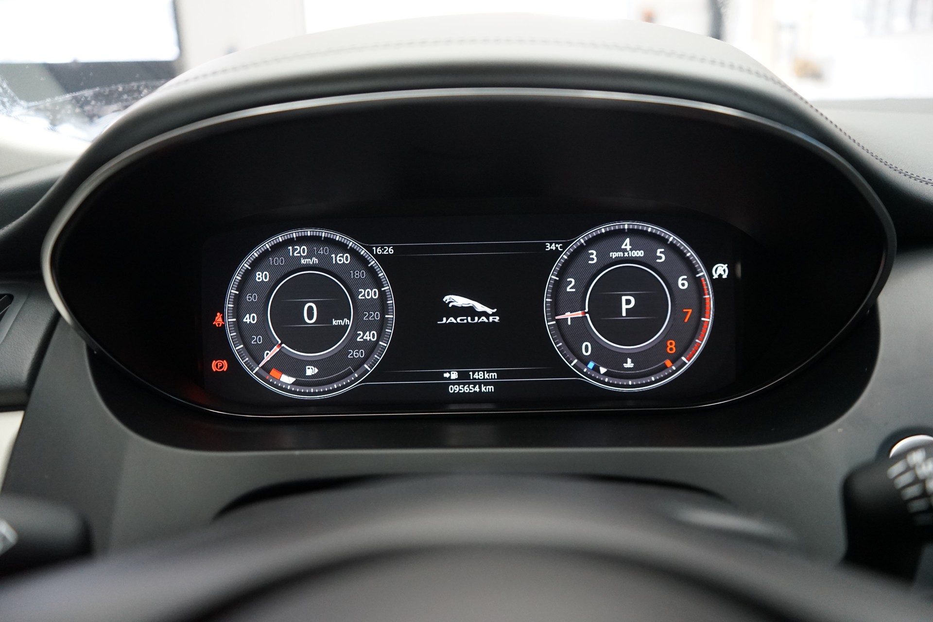 JAGUAR E-Pace 2.0 P200 AWD Automatik-image-11
