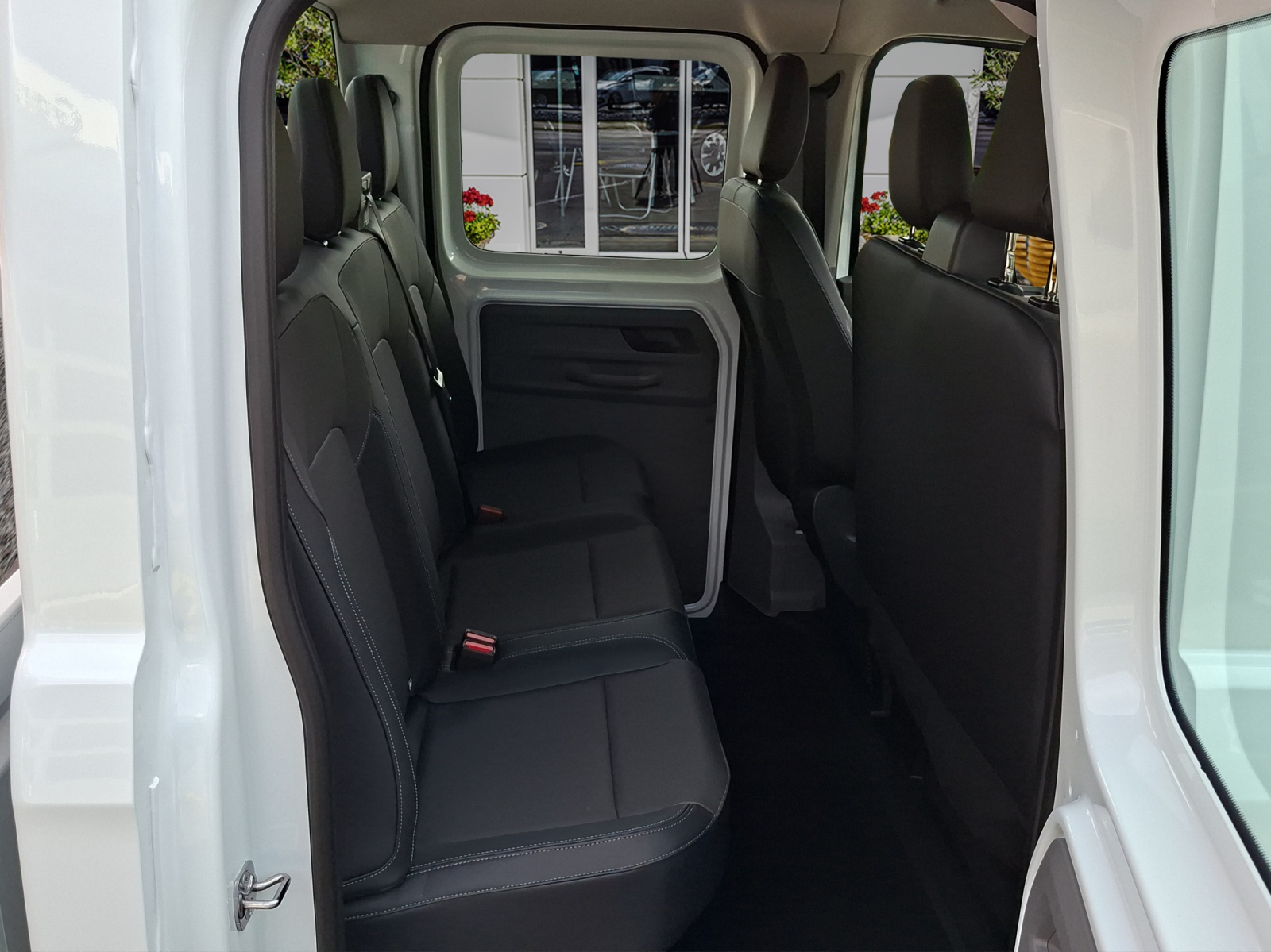 VW Transporter 2.0 TDI-image-20