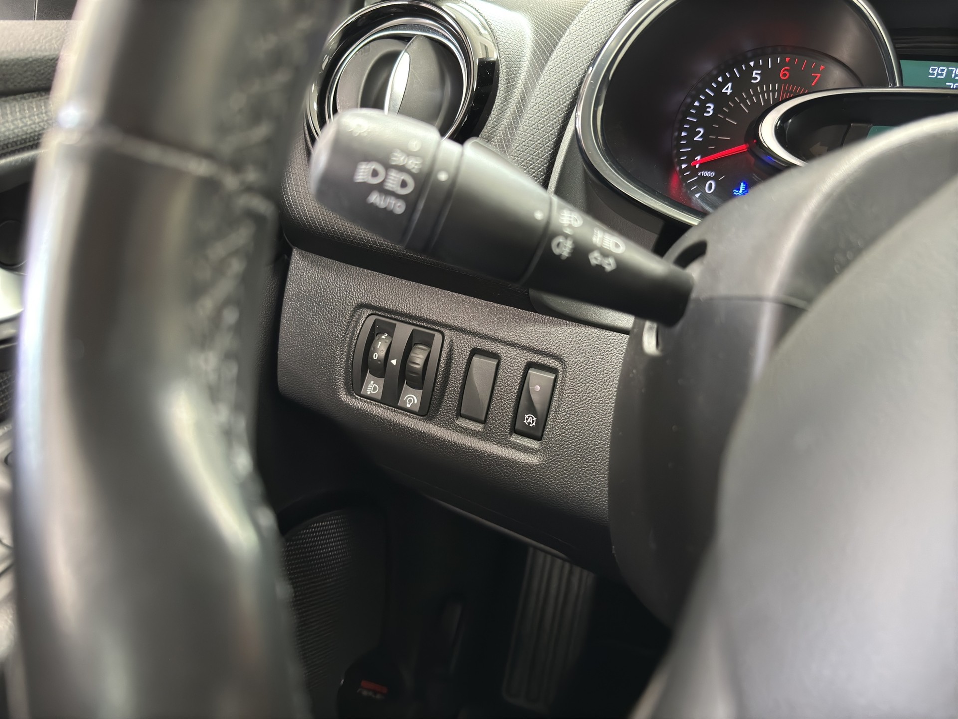 RENAULT Clio 1.2 16V T Intens EDC-image-26