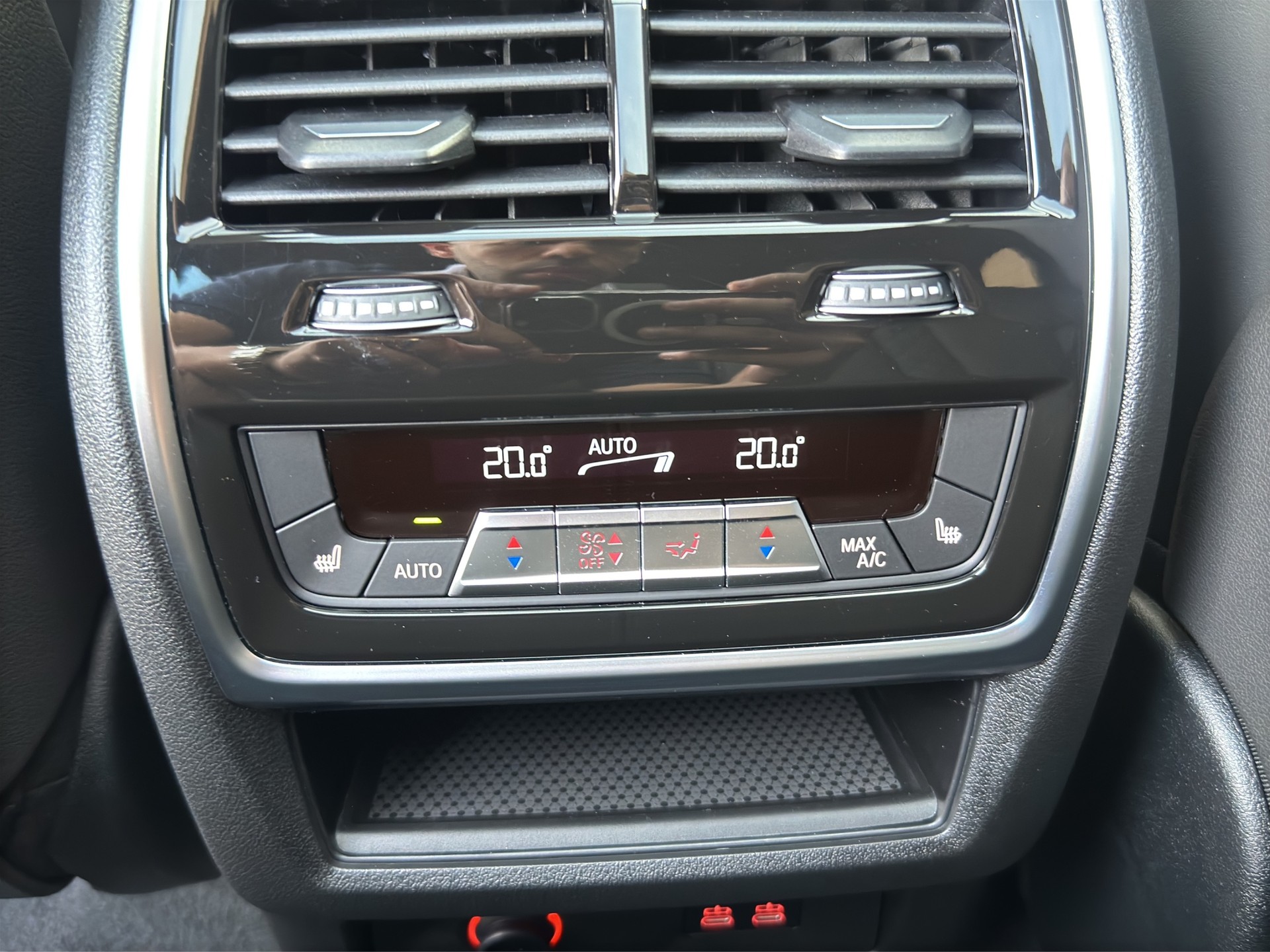 BMW X5 xDrive 48V M60i M Sport Pro (CH) INDIVIDUAL-image-23