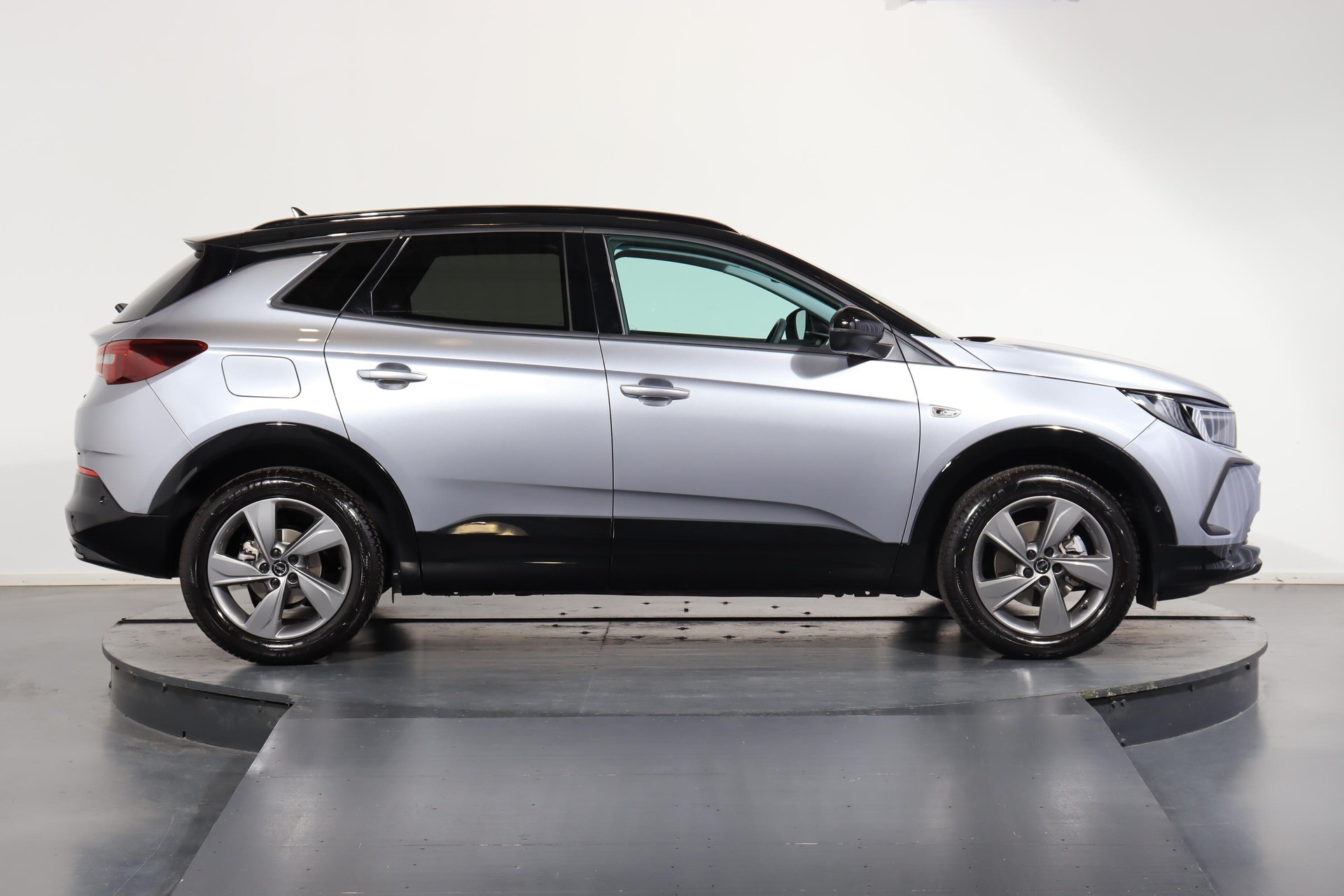 OPEL Grandland 1.2 T GS Line-image-1