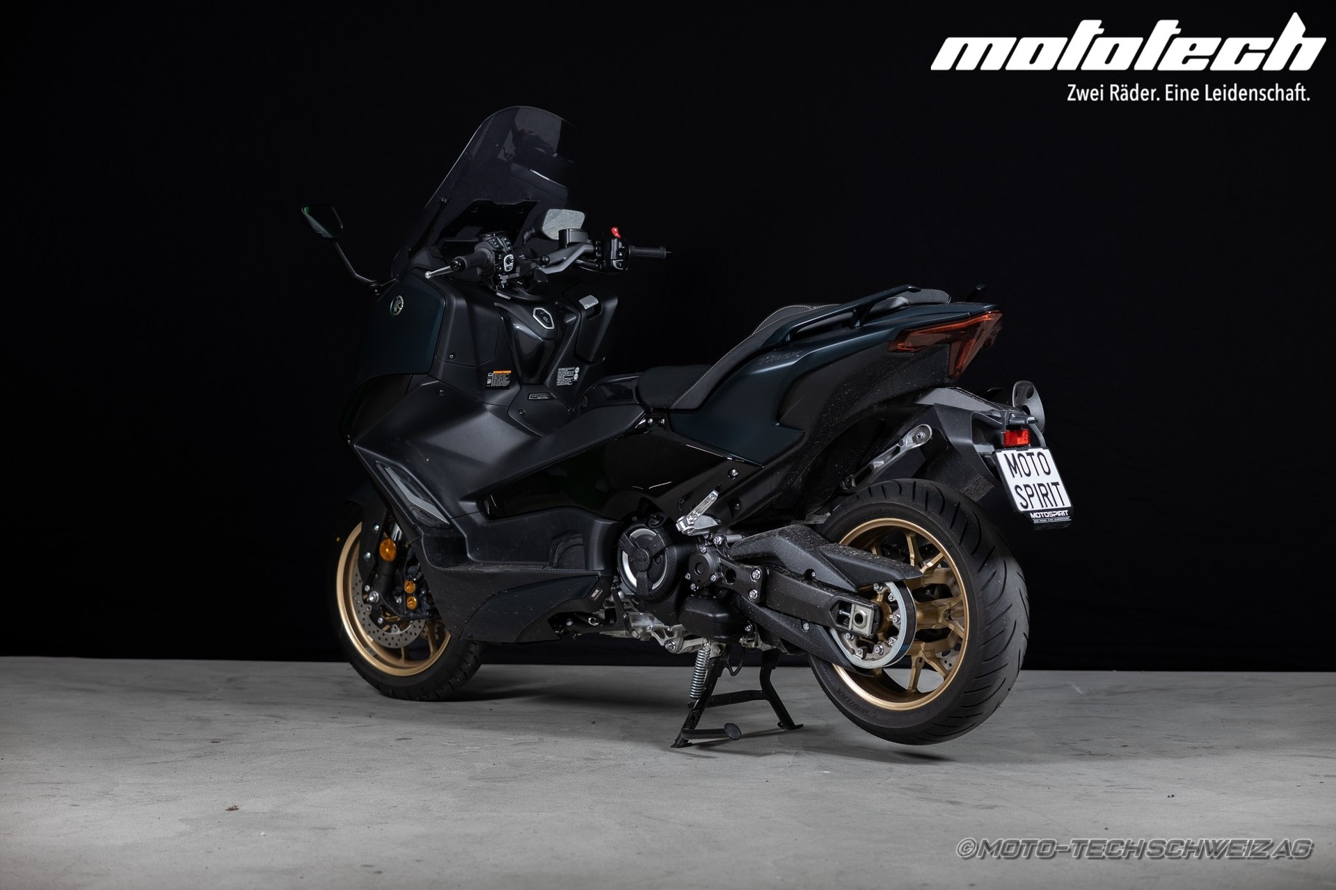 YAMAHA T-MAX Tech-Max XP 560-showroom-element-3