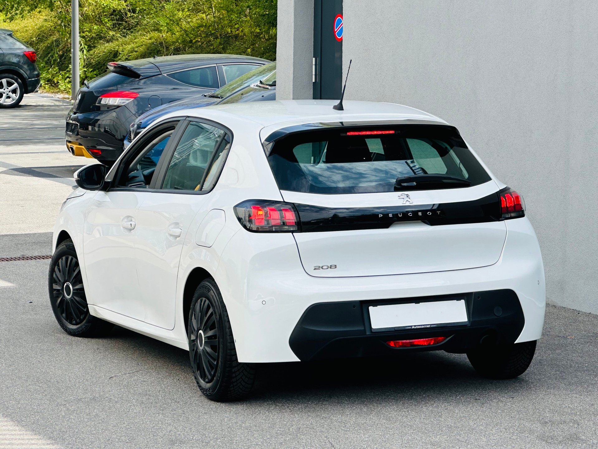 PEUGEOT 208 1.2 PureTech Active-image-9