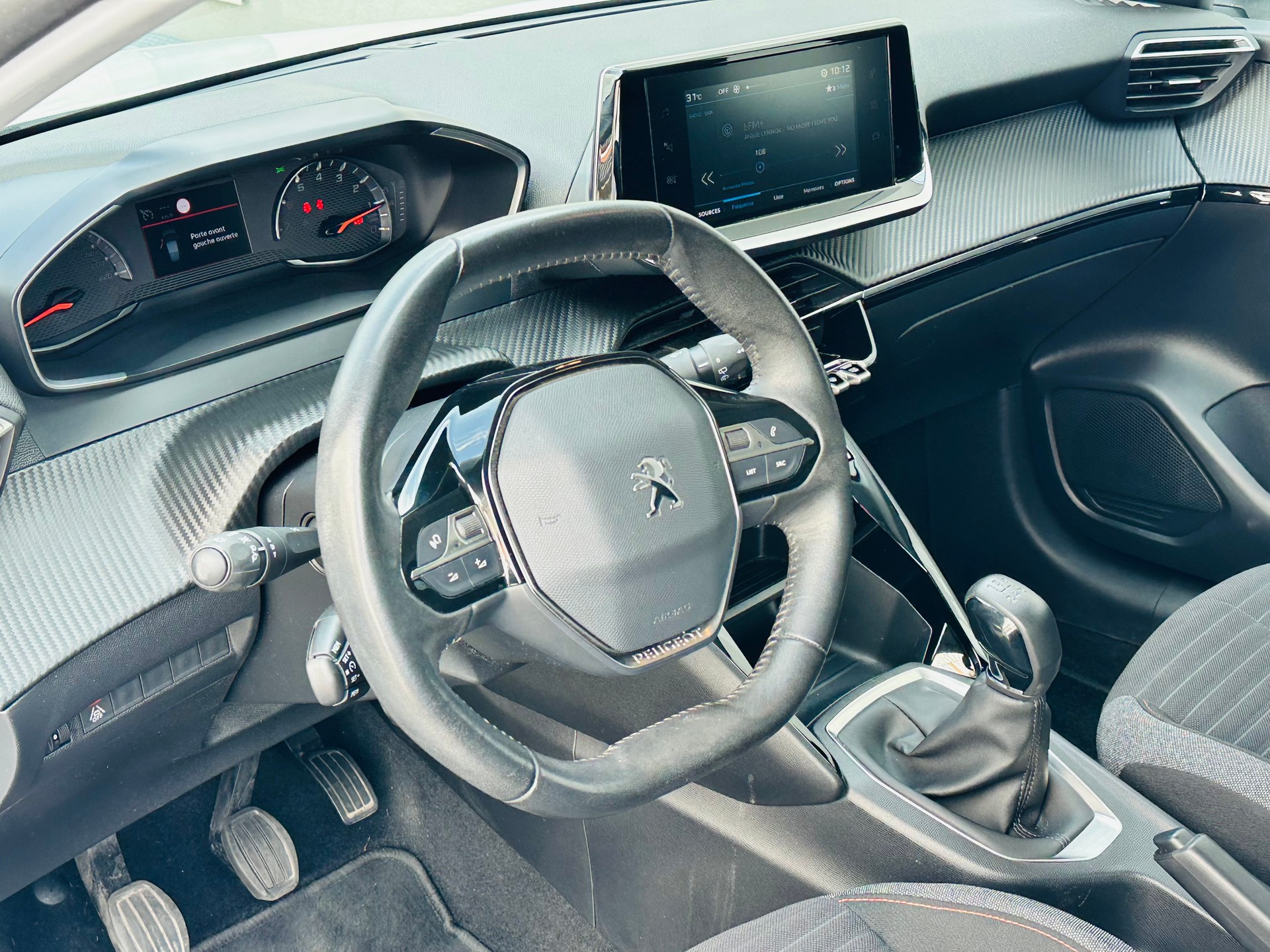 PEUGEOT 208 1.2 PureTech Active-image-11
