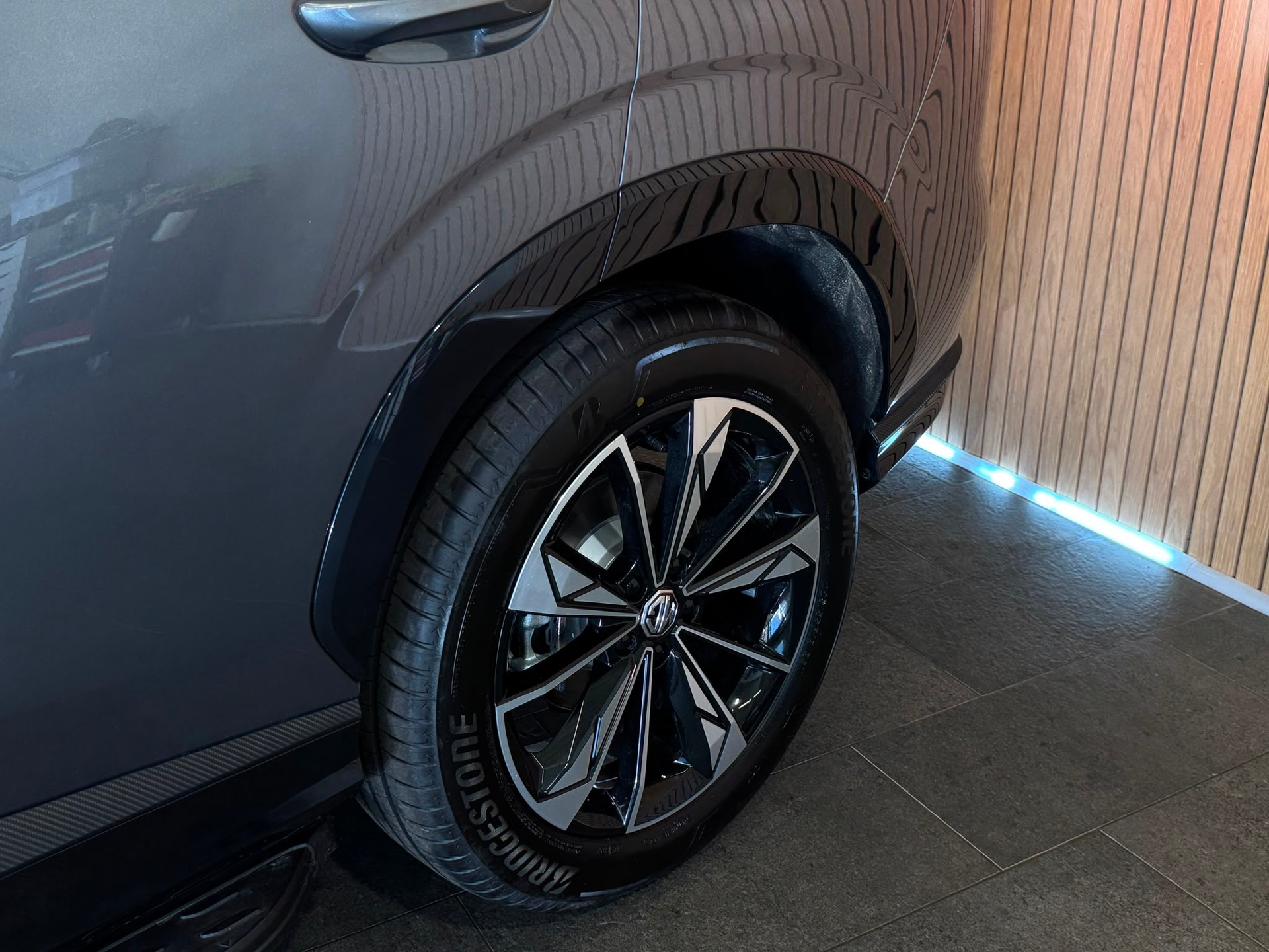 MG HS 1.5 T PHEV Luxury-image-6