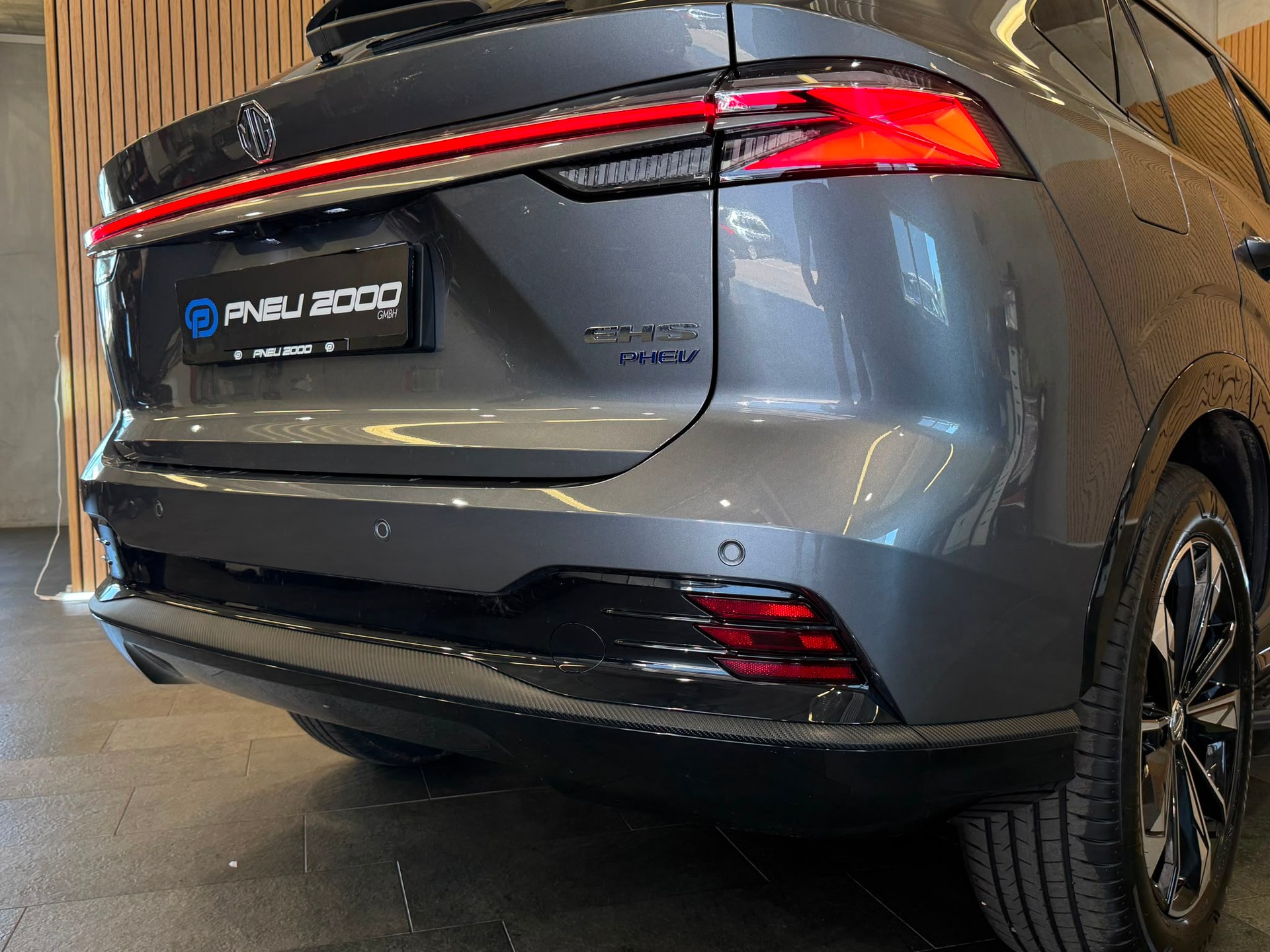 MG HS 1.5 T PHEV Luxury-image-8