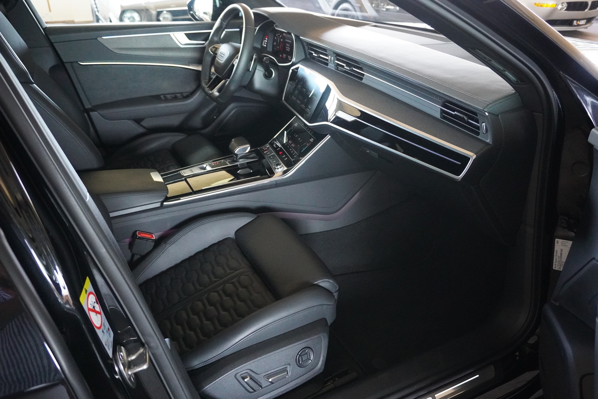 AUDI RS6 Avant 4.0 TFSI V8 quattro-image-7
