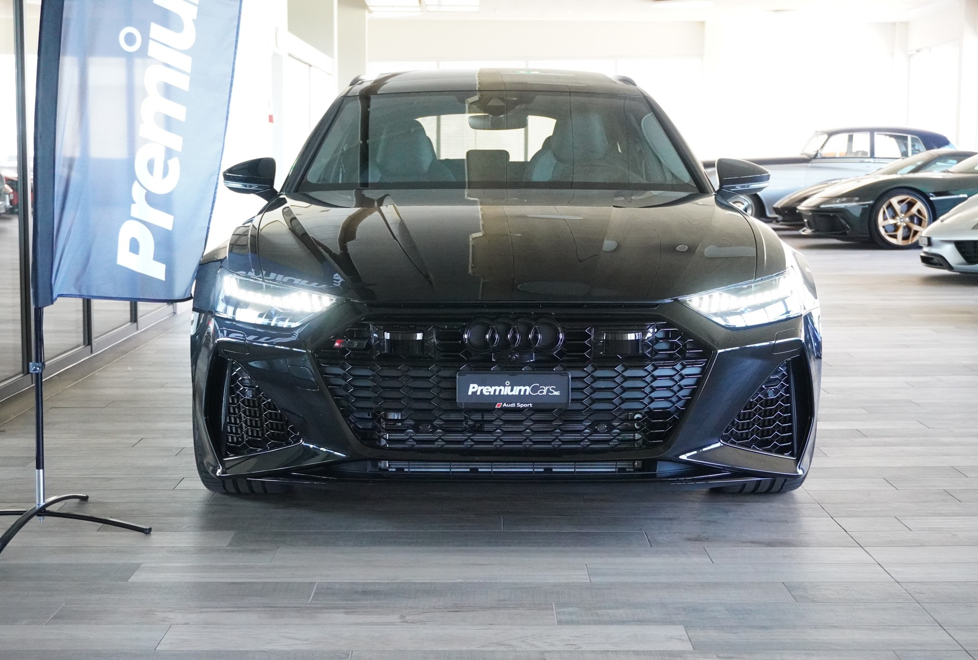 AUDI RS6 Avant 4.0 TFSI V8 quattro-showroom-element-1