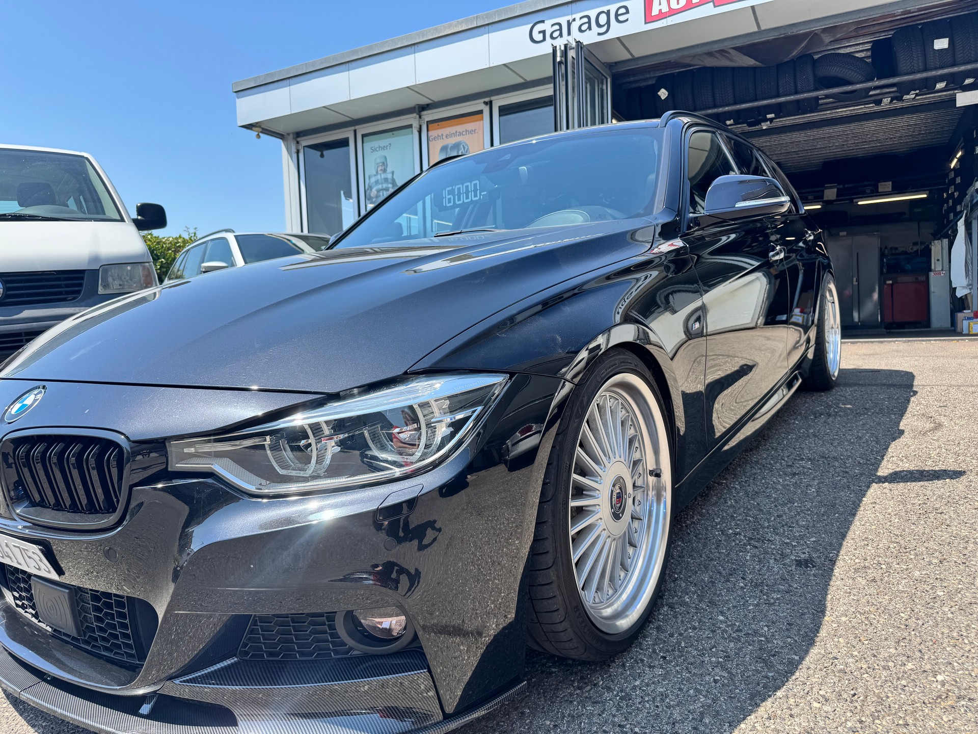BMW 335d xDrive Touring Steptronic-image-4