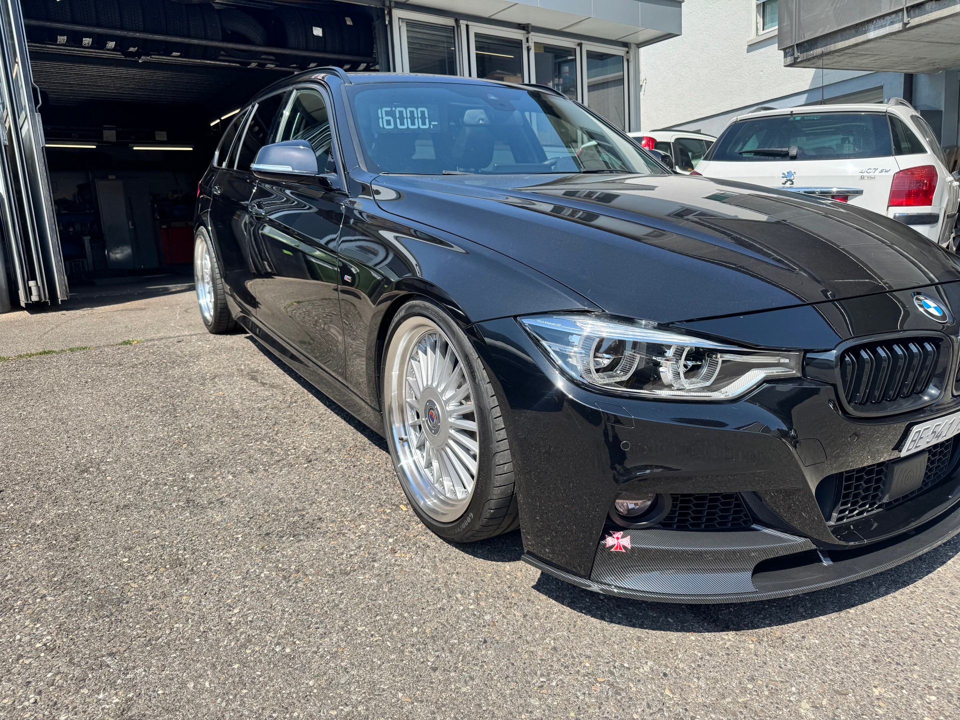BMW 335d xDrive Touring Steptronic-image-9