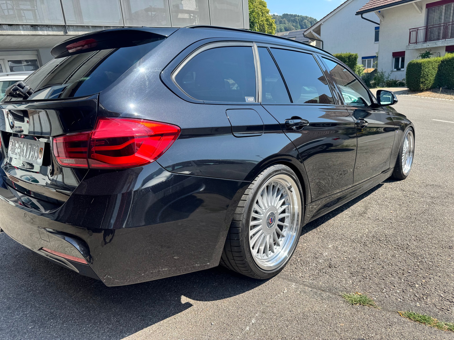 BMW 335d xDrive Touring Steptronic-image-3