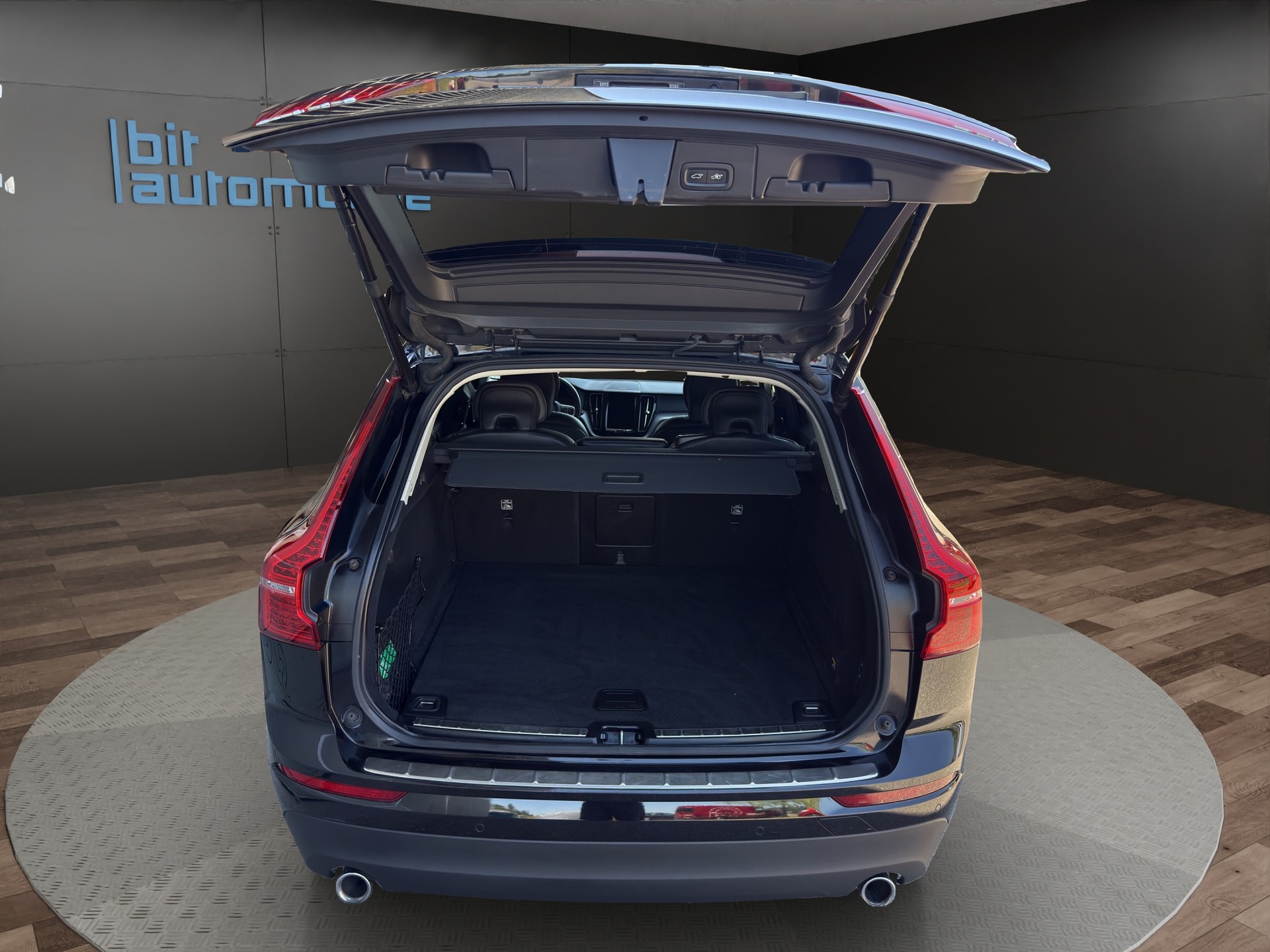 VOLVO XC60 D4 AWD Inscription-image-6