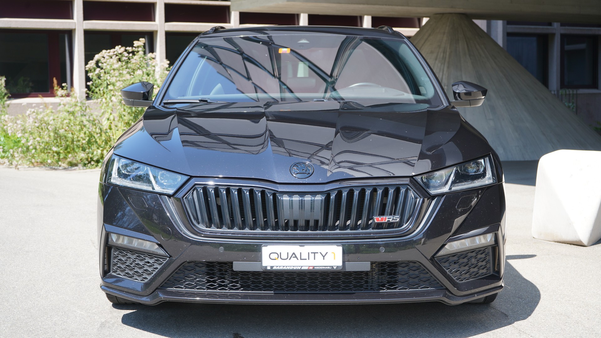 SKODA Octavia Combi 2.0 TSI DSG RS-image-1