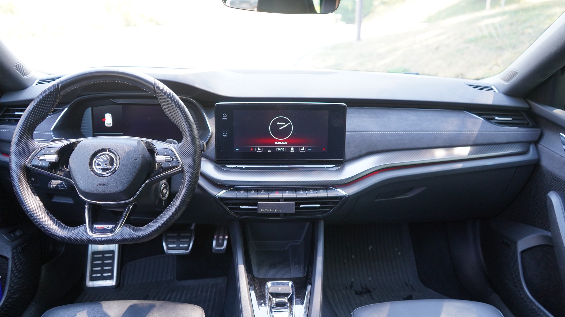 SKODA Octavia Combi 2.0 TSI DSG RS-image-10