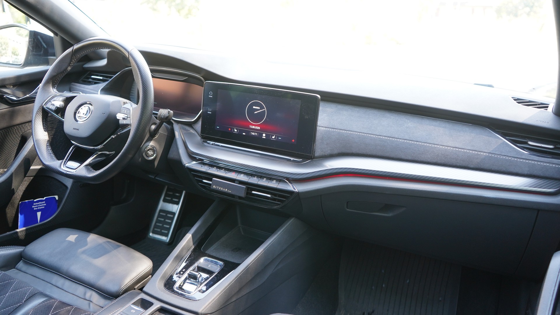 SKODA Octavia Combi 2.0 TSI DSG RS-image-19