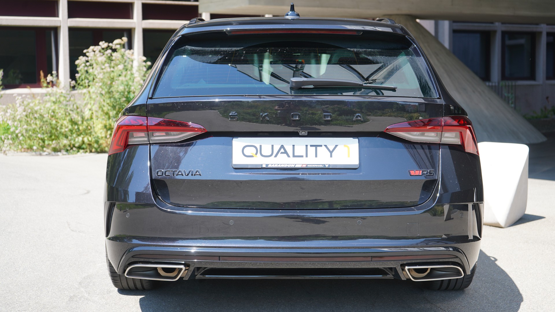 SKODA Octavia Combi 2.0 TSI DSG RS-image-4