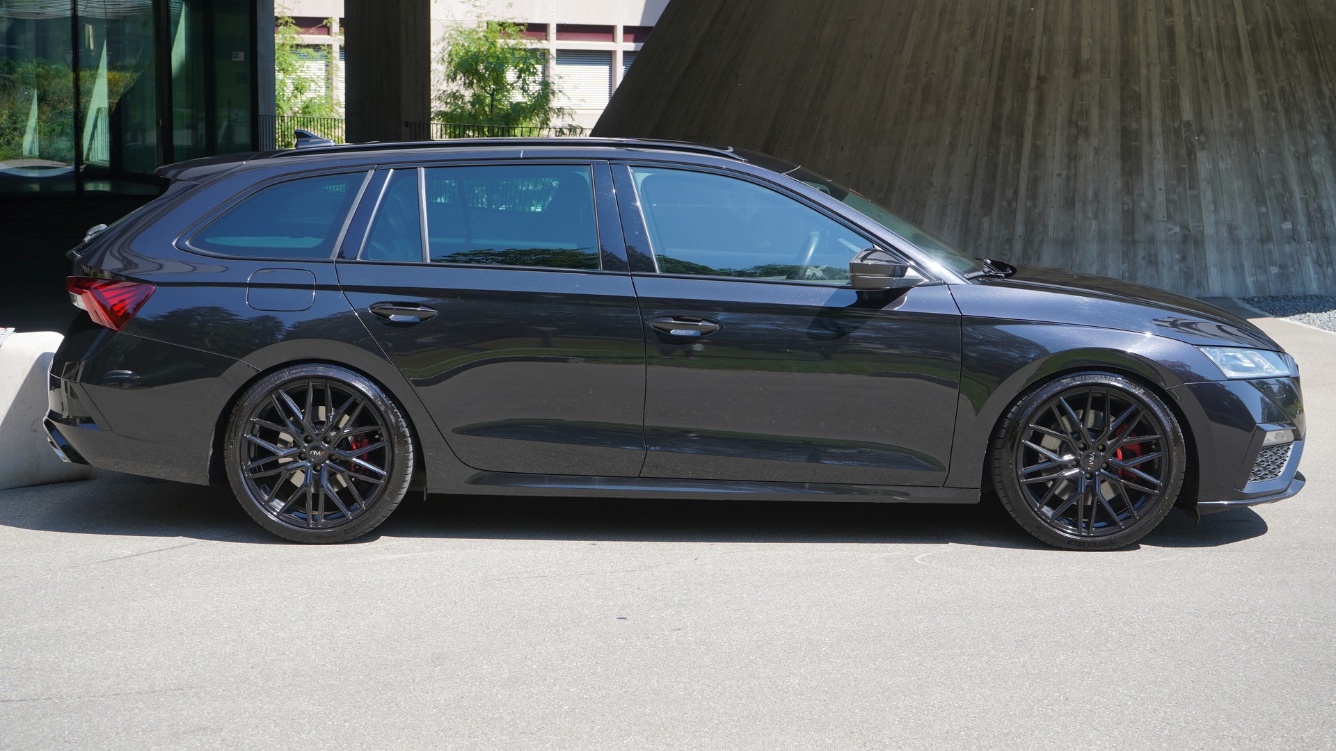 SKODA Octavia Combi 2.0 TSI DSG RS-image-3