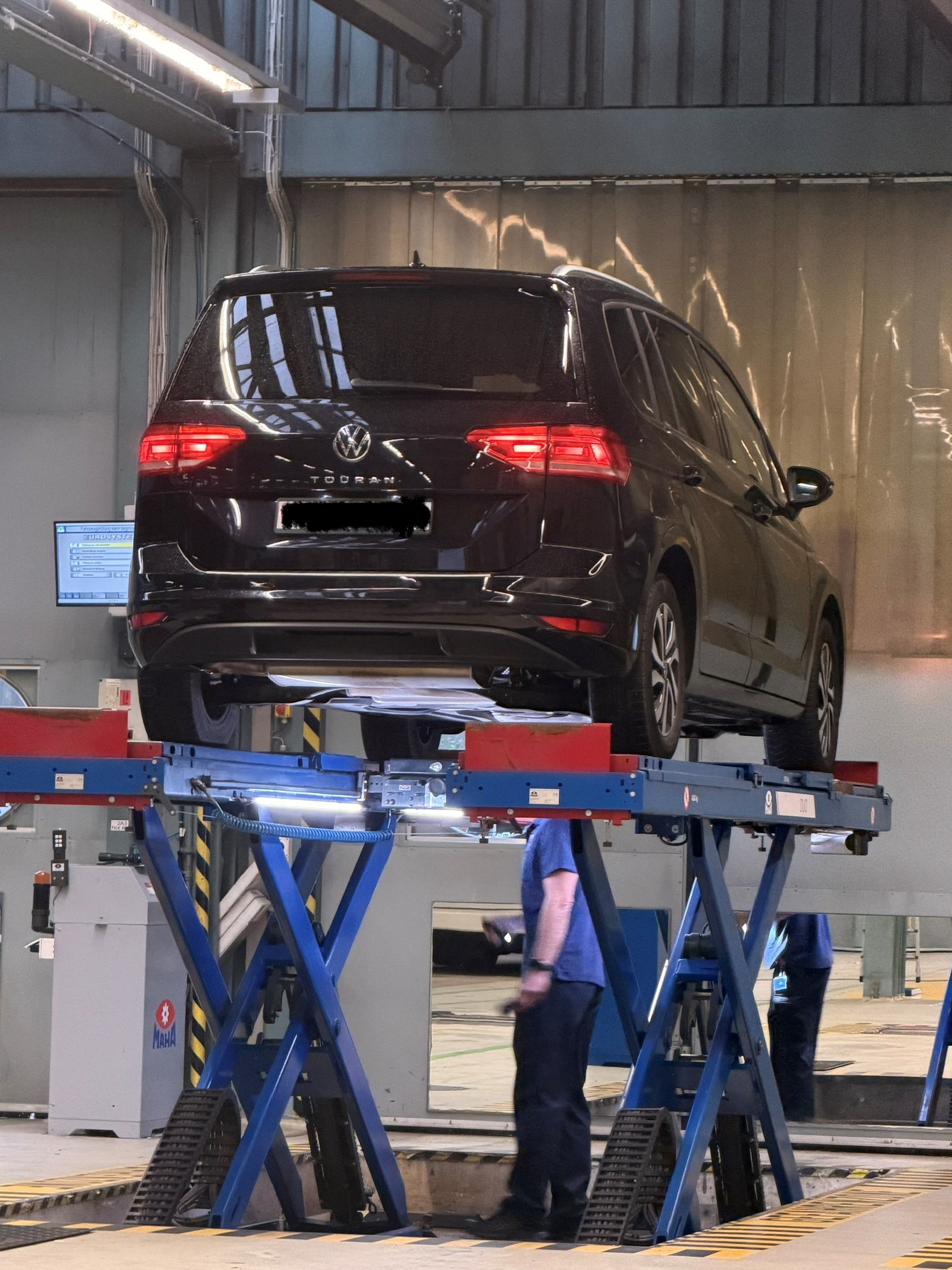 VW Touran II 1.5 TSI Active; 7-Sitzer, DSG, AHK, ACC, frischer Service UND MFK-image-5
