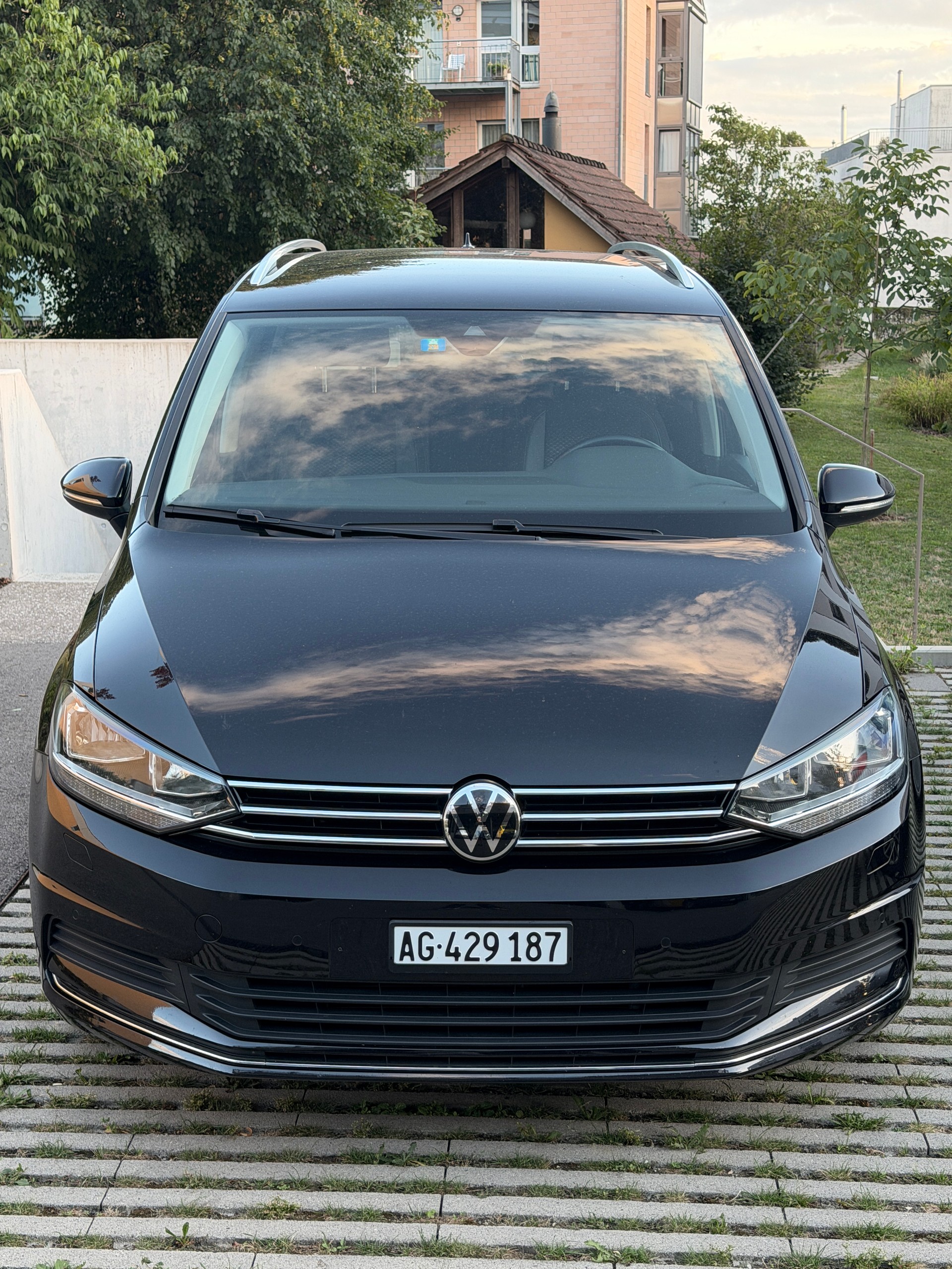 VW Active-image-1