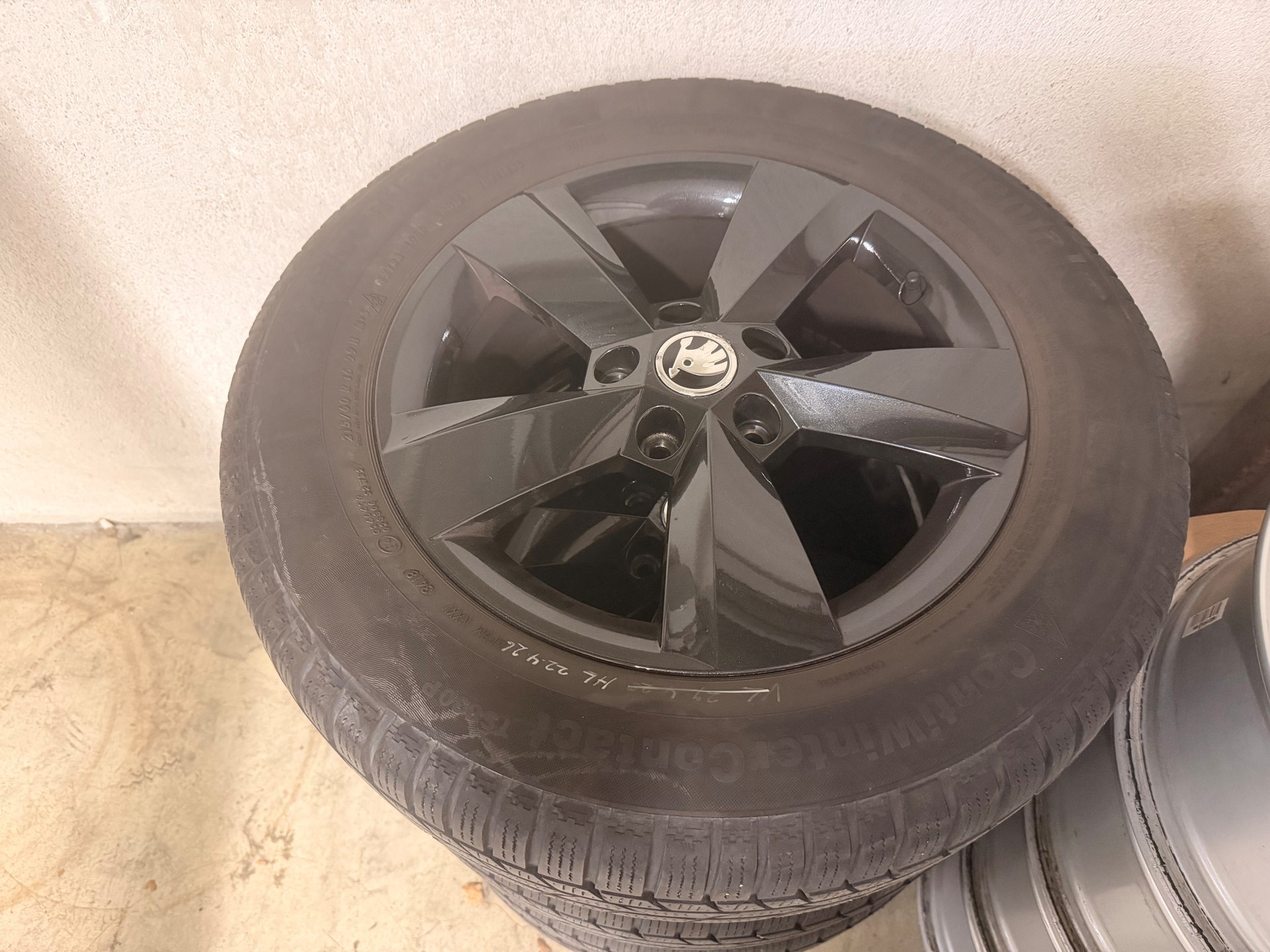 SKODA Karoq 1.5 TSI Ambition DSG-image-21