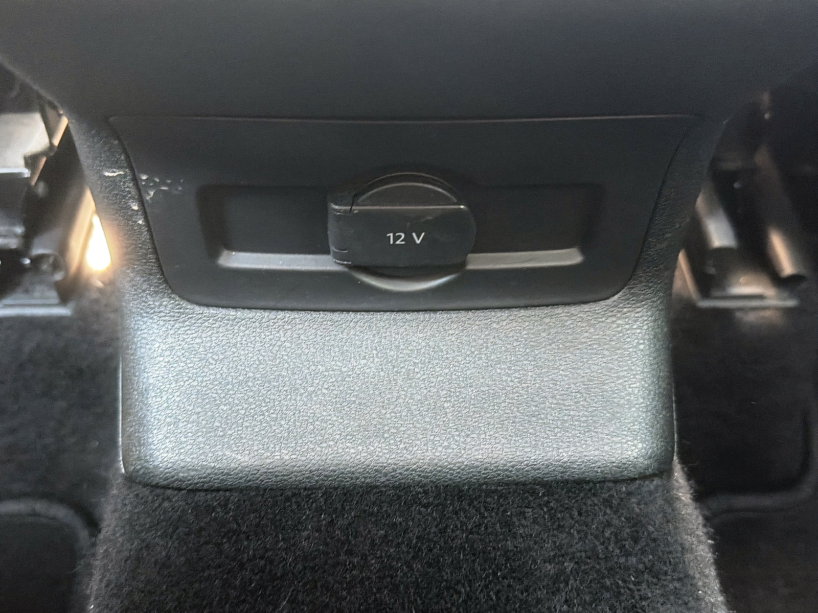 SKODA Karoq 1.5 TSI Ambition DSG-image-17