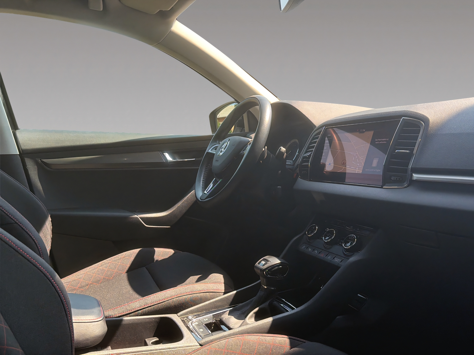 SKODA Karoq 1.5 TSI Ambition DSG-image-11
