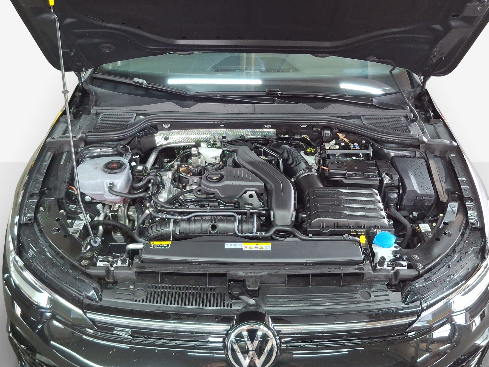 VW Golf 1.5 e TSI mHEV R-Line DSG-image-15