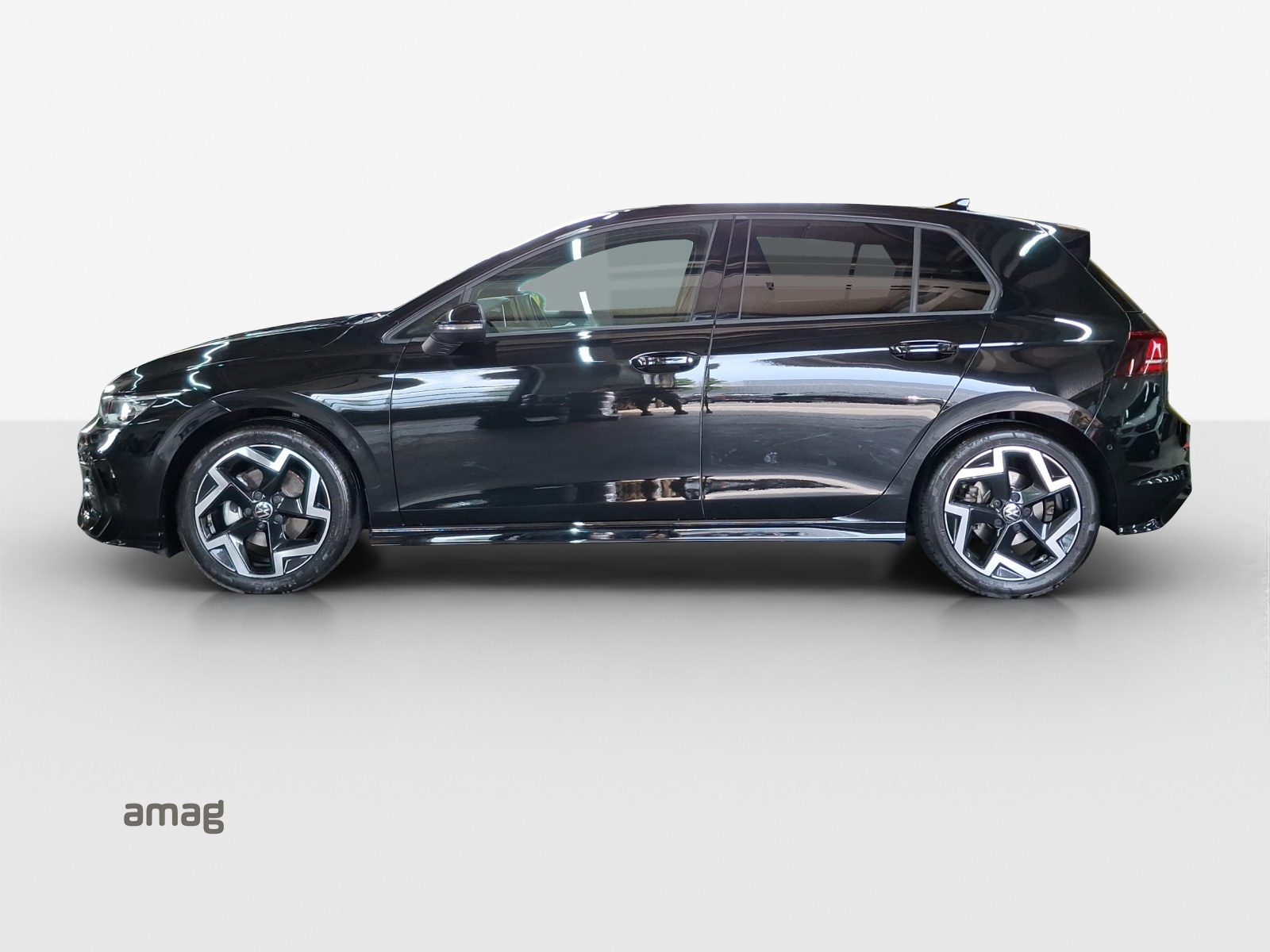 VW Golf 1.5 e TSI mHEV R-Line DSG-showroom-element-1