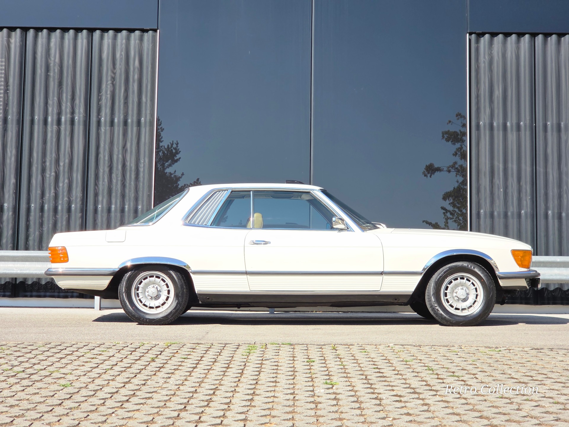 MERCEDES-BENZ 350 SLC - Voiture CH - excellent état - carnet de services - passeport FIVA - toit ouvrant - exp. vétéran 09.2026.-image-1
