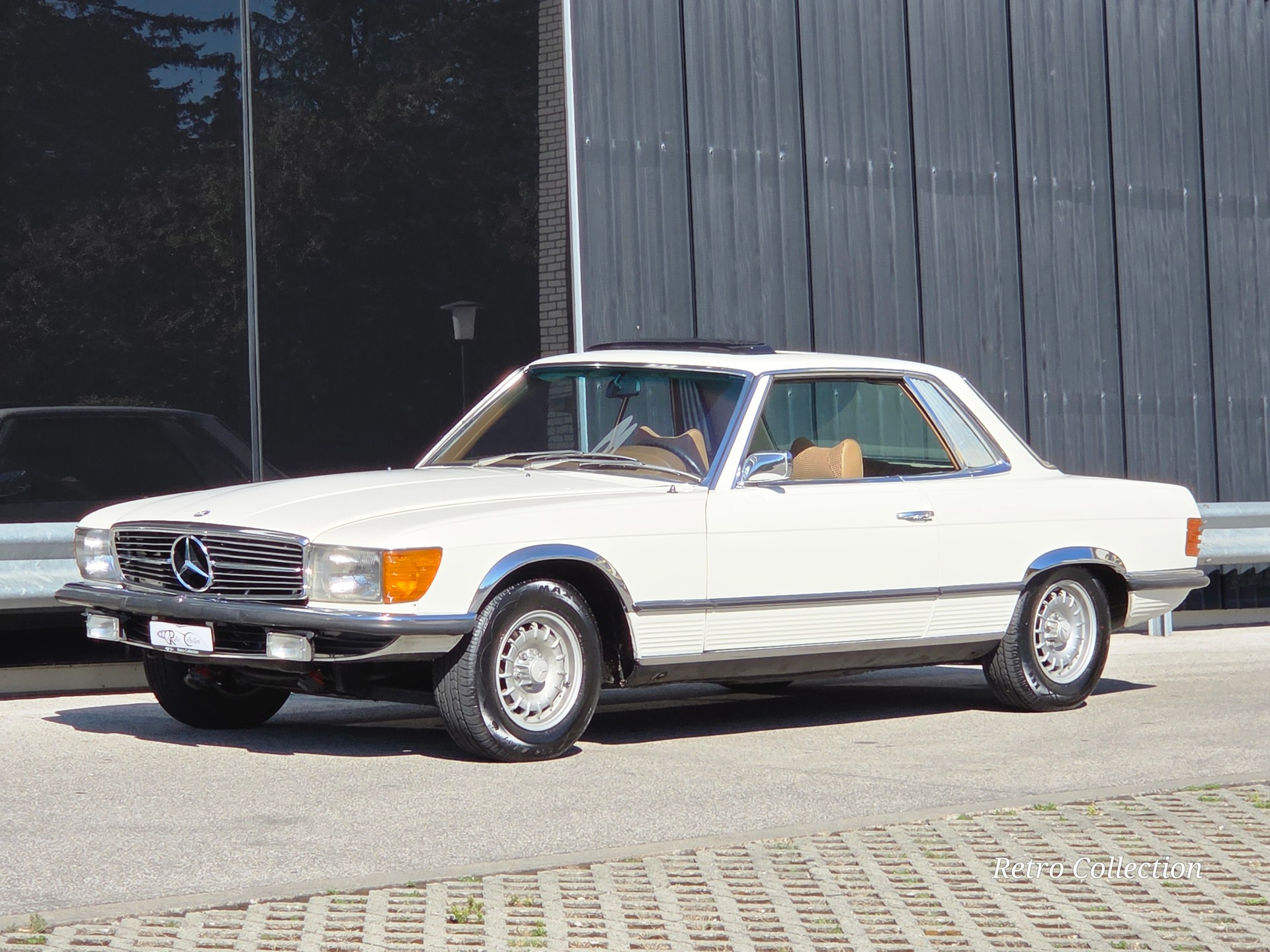 MERCEDES-BENZ 350 SLC - Voiture CH - excellent état - carnet de services - passeport FIVA - toit ouvrant - exp. vétéran 09.2026.-image-3