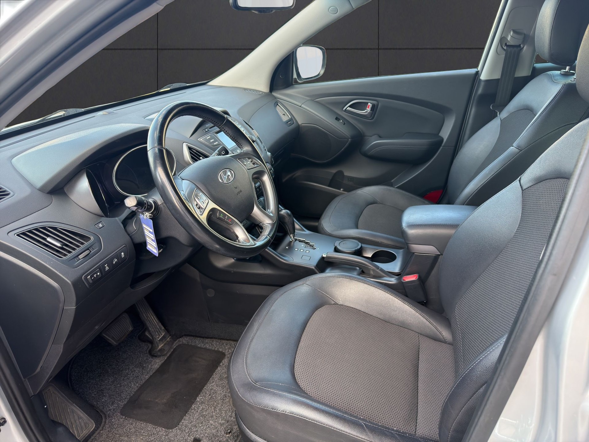 HYUNDAI iX 35 2.0 GDI Style 4WD Automatic-image-8