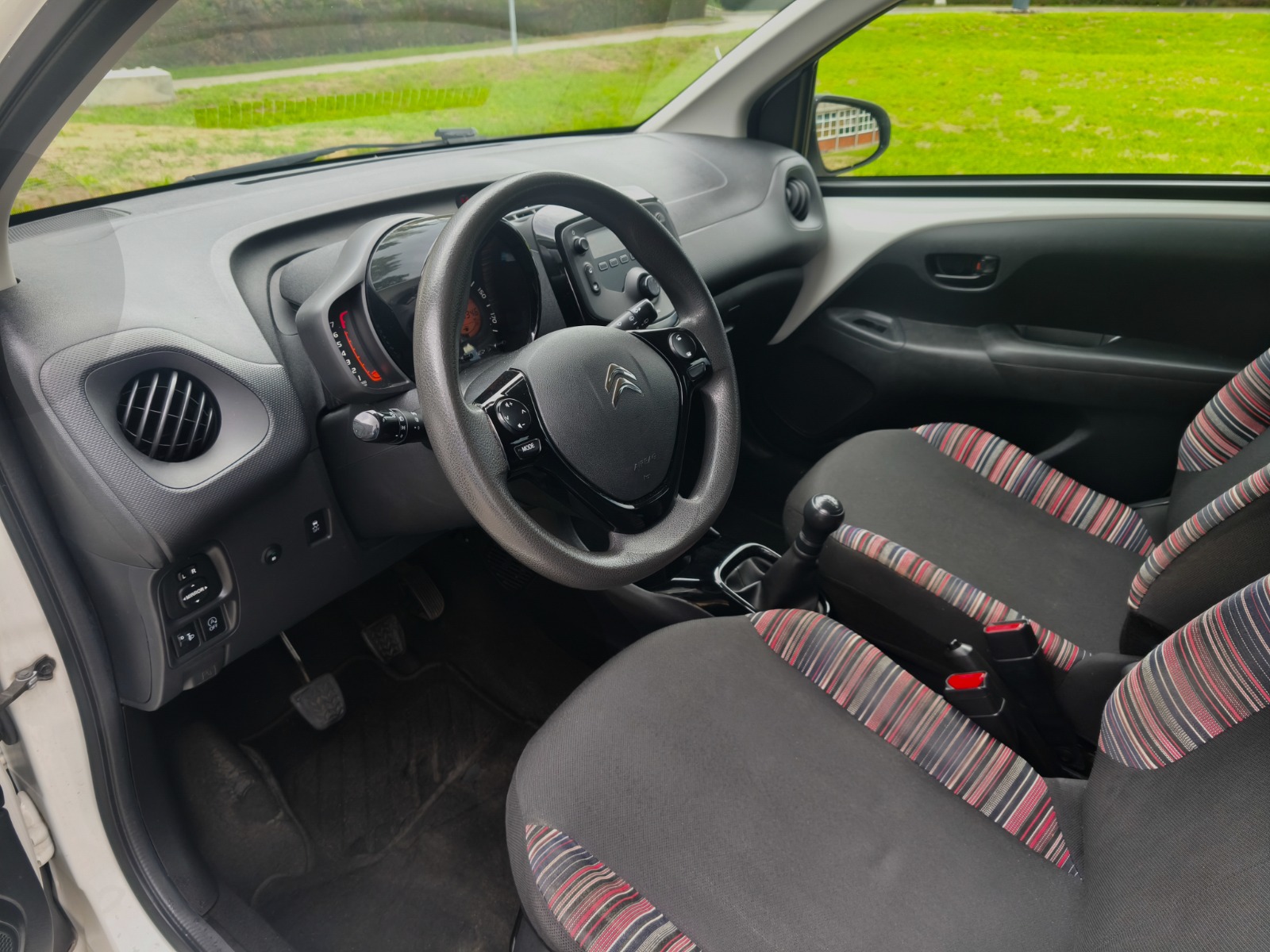 CITROEN C1 1.0 VTi Feel S&S-image-7