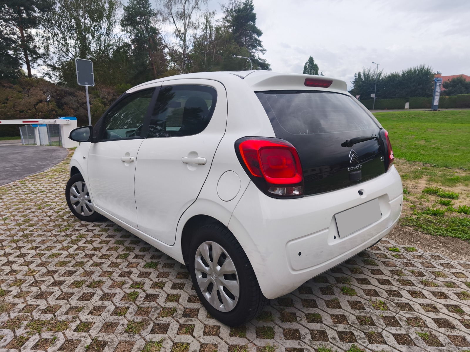 CITROEN C1 1.0 VTi Feel S&S-image-5