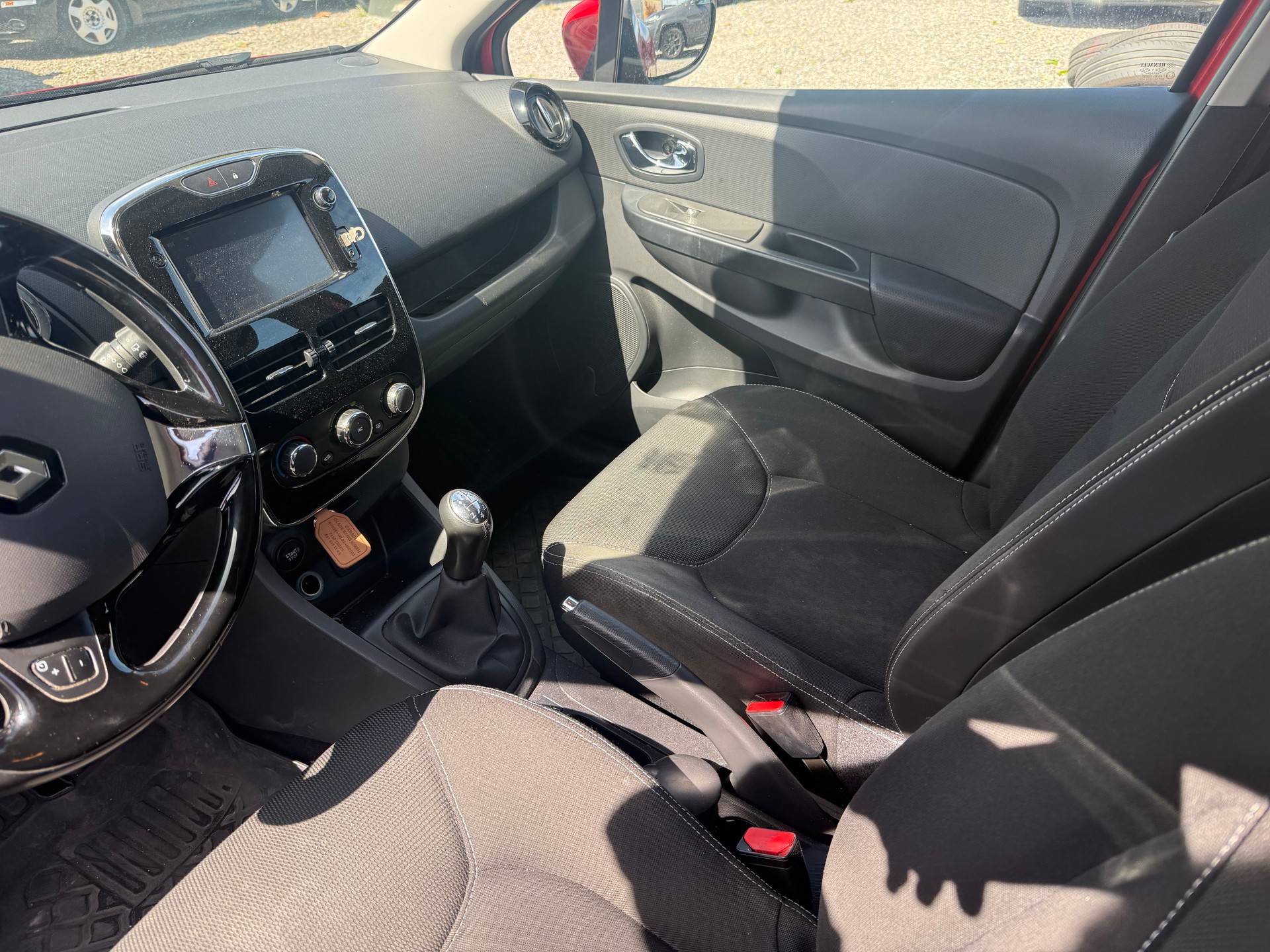 RENAULT Clio 0.9 12V Dynamique-image-3