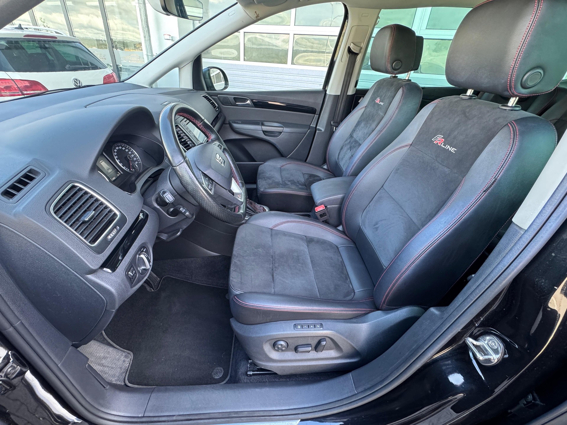 SEAT Alhambra 2.0 TDI 4Drive SWISS FR-image-4