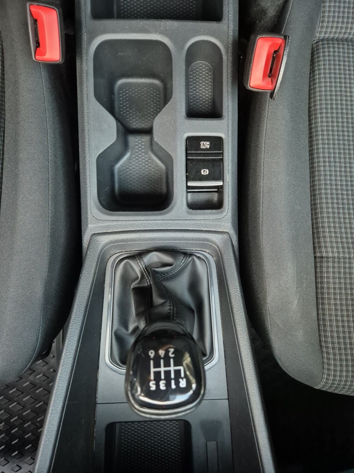 VW Caddy Kombi 2.0TDI Entry-image-14