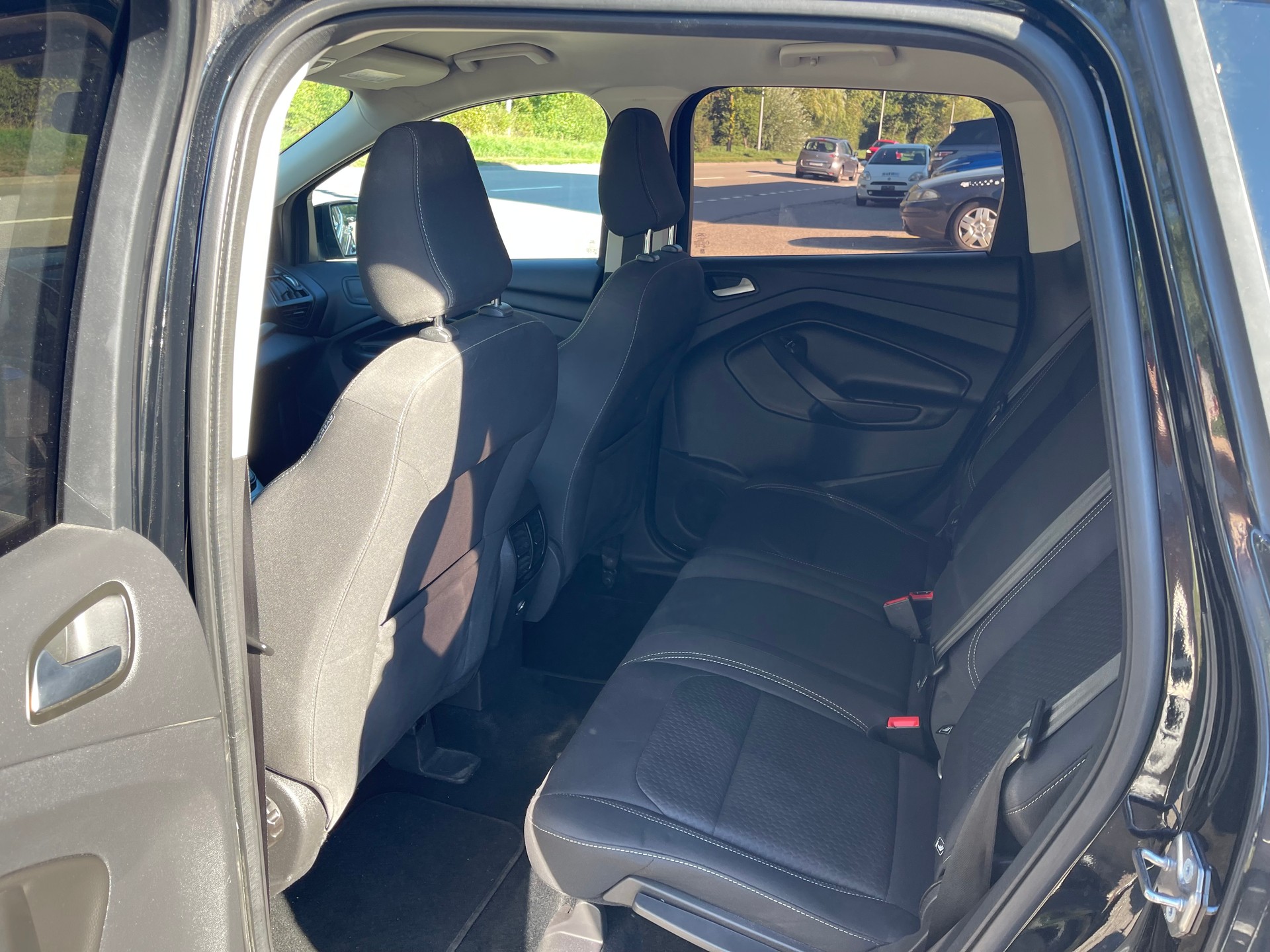 FORD Kuga 2.0 TDCi Trend 2WD PowerShift-image-8
