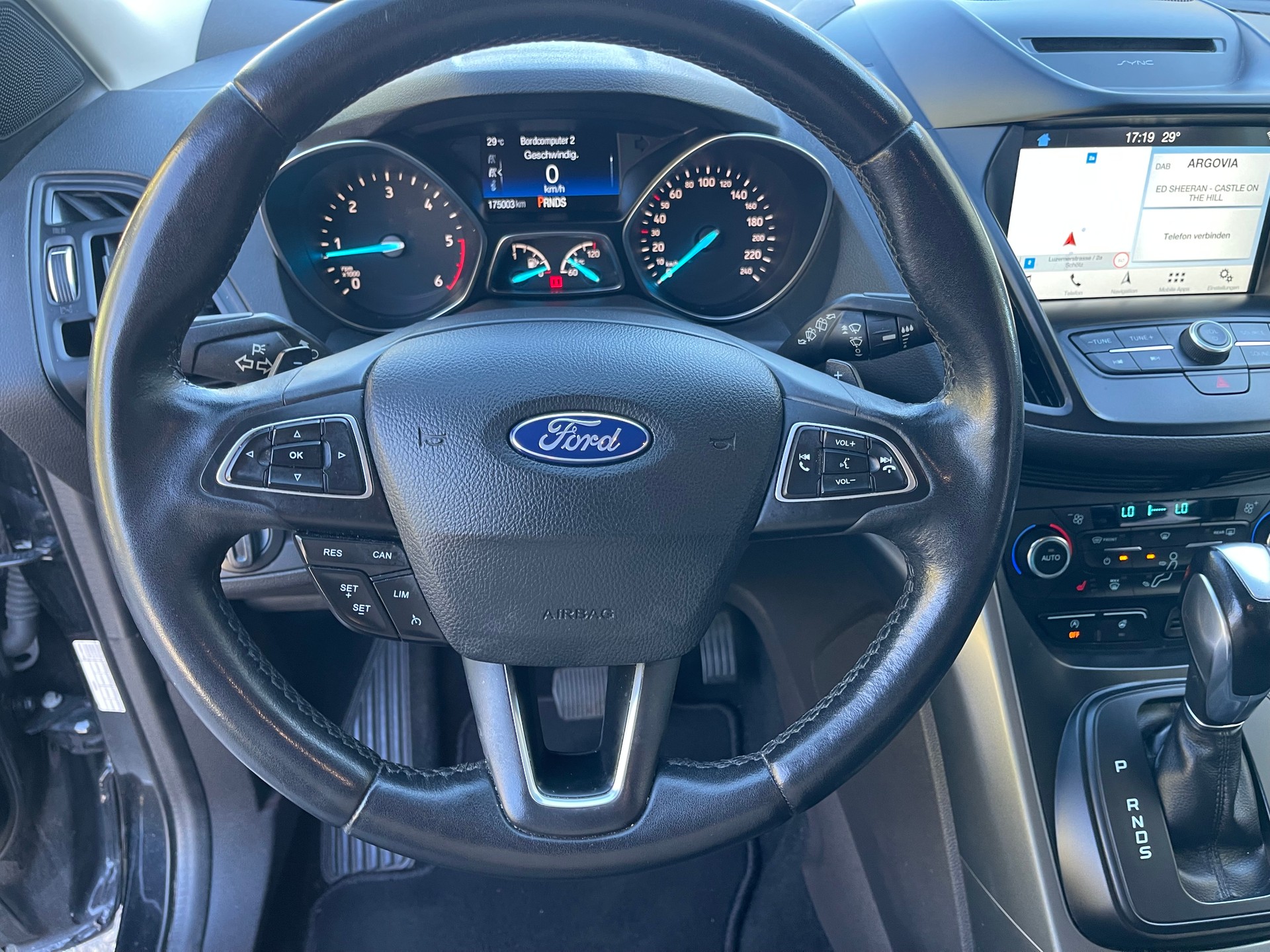 FORD Kuga 2.0 TDCi Trend 2WD PowerShift-image-12