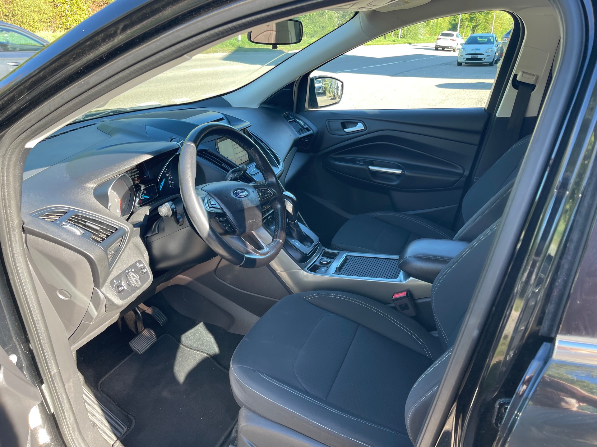 FORD Kuga 2.0 TDCi Trend 2WD PowerShift-image-7