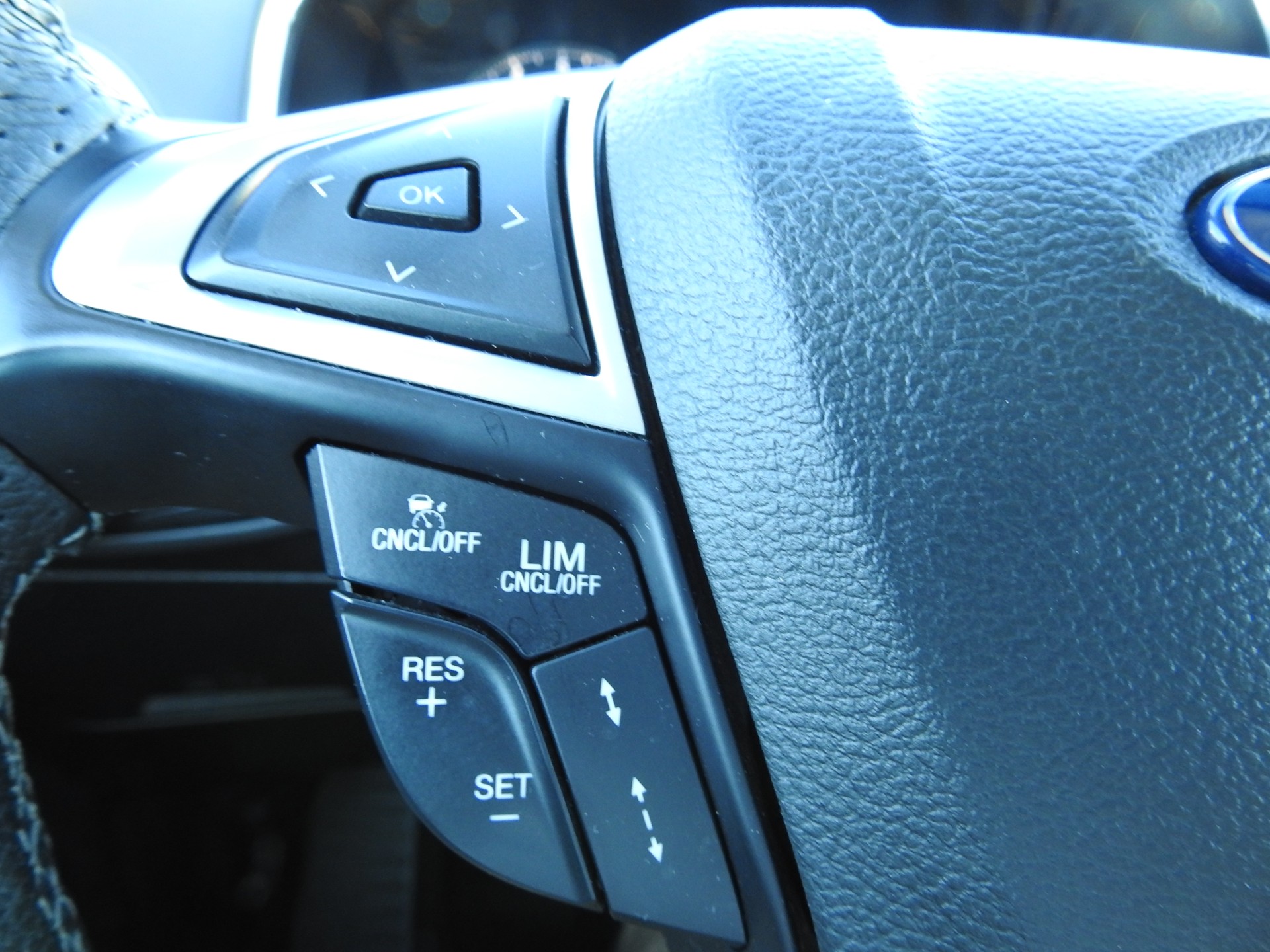FORD Edge 2.0 TDCi ST-Line 4WD PowerShift-image-27
