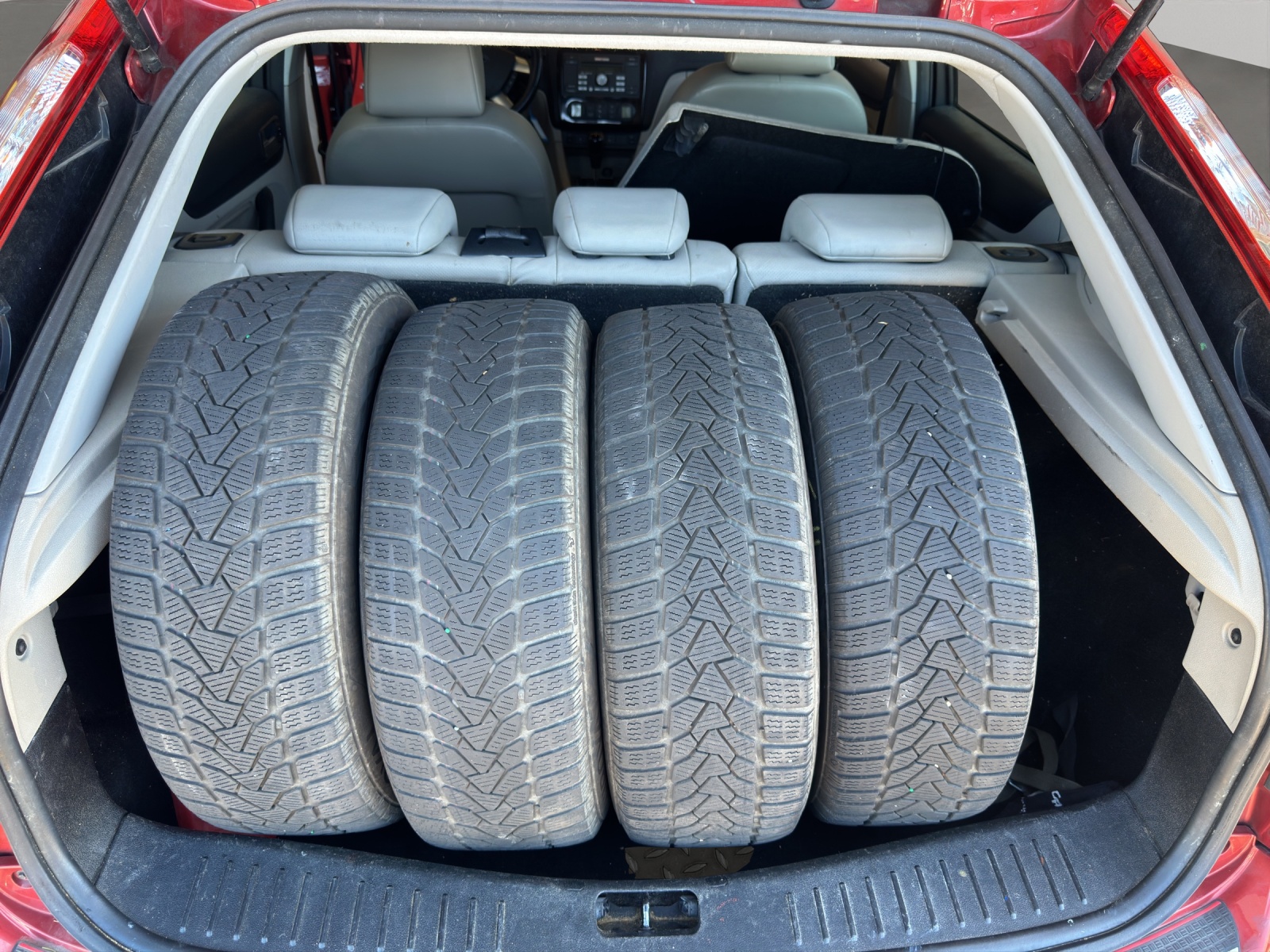 FORD Focus 2.0i Titanium-image-16