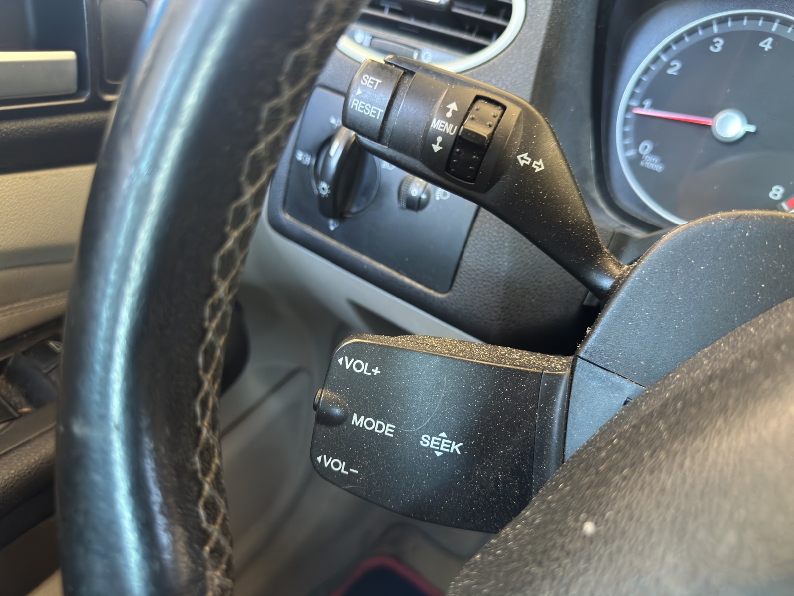 FORD Focus 2.0i Titanium-image-13
