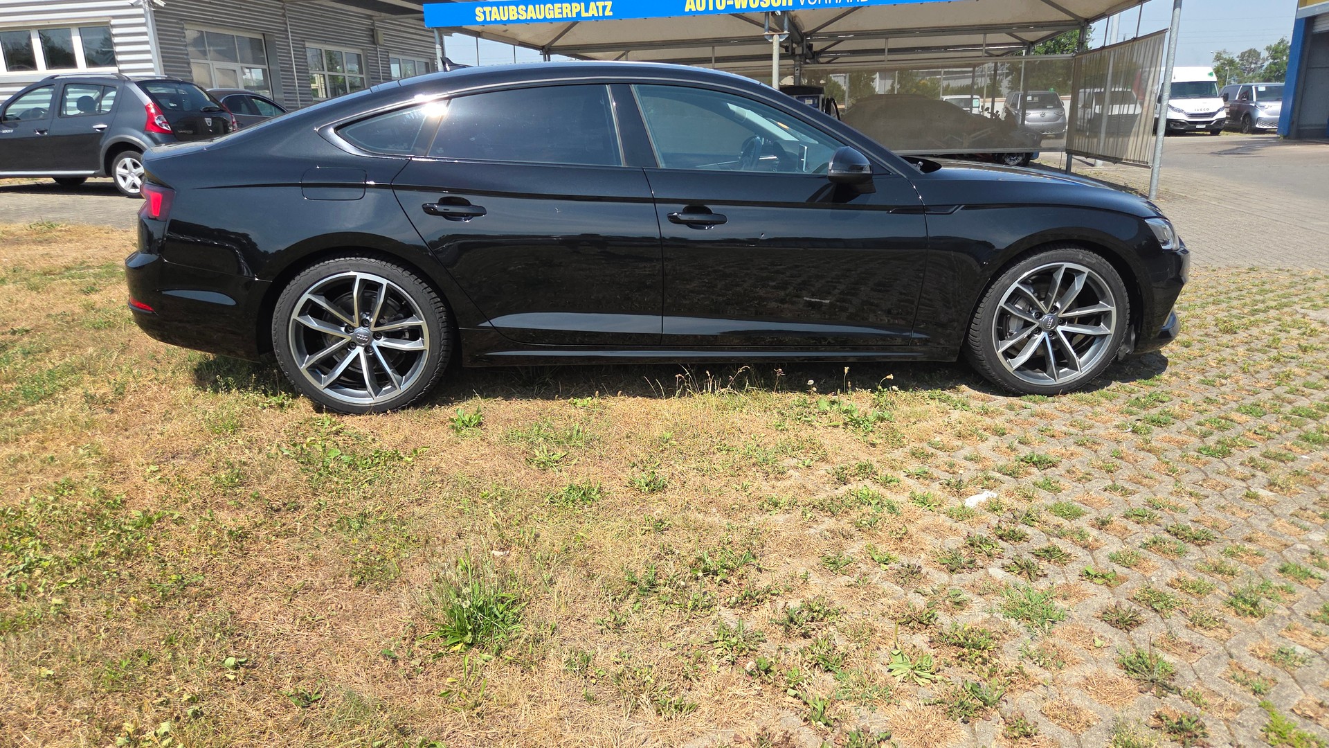 AUDI 2.0 40 TDI Design quattro S-Tronic-image-4