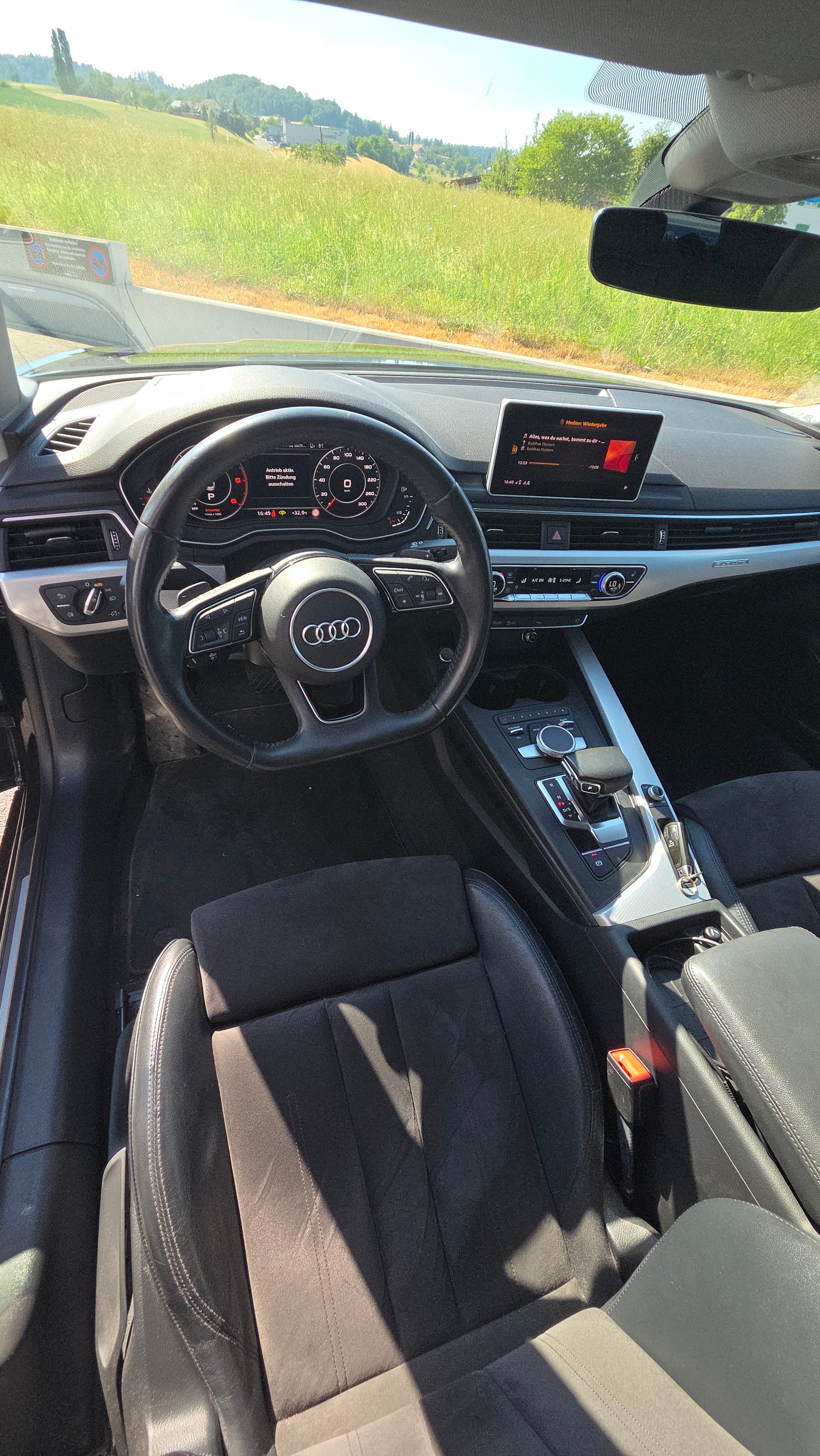 AUDI 2.0 40 TDI Design quattro S-Tronic-image-1
