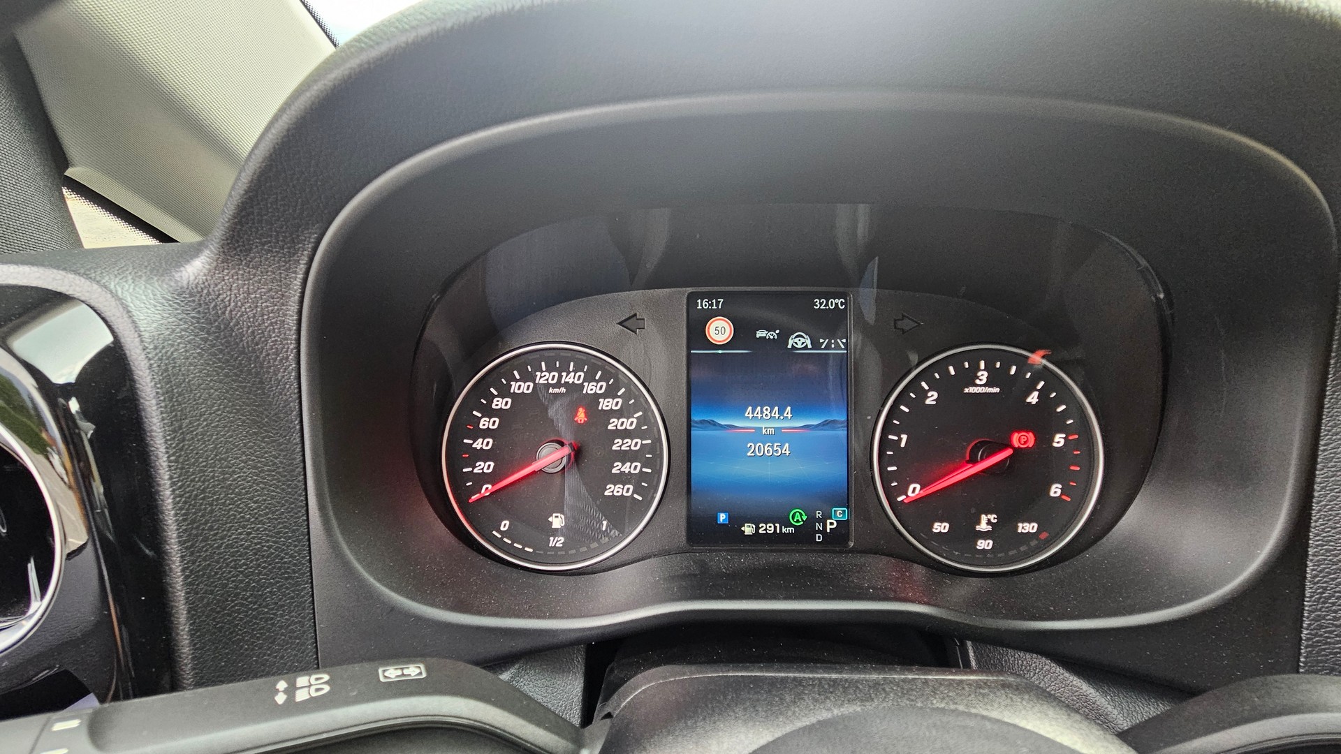 MERCEDES-BENZ Vito 119 CDI Kompakt Tourer 9G-Tronic 4M Select-image-9