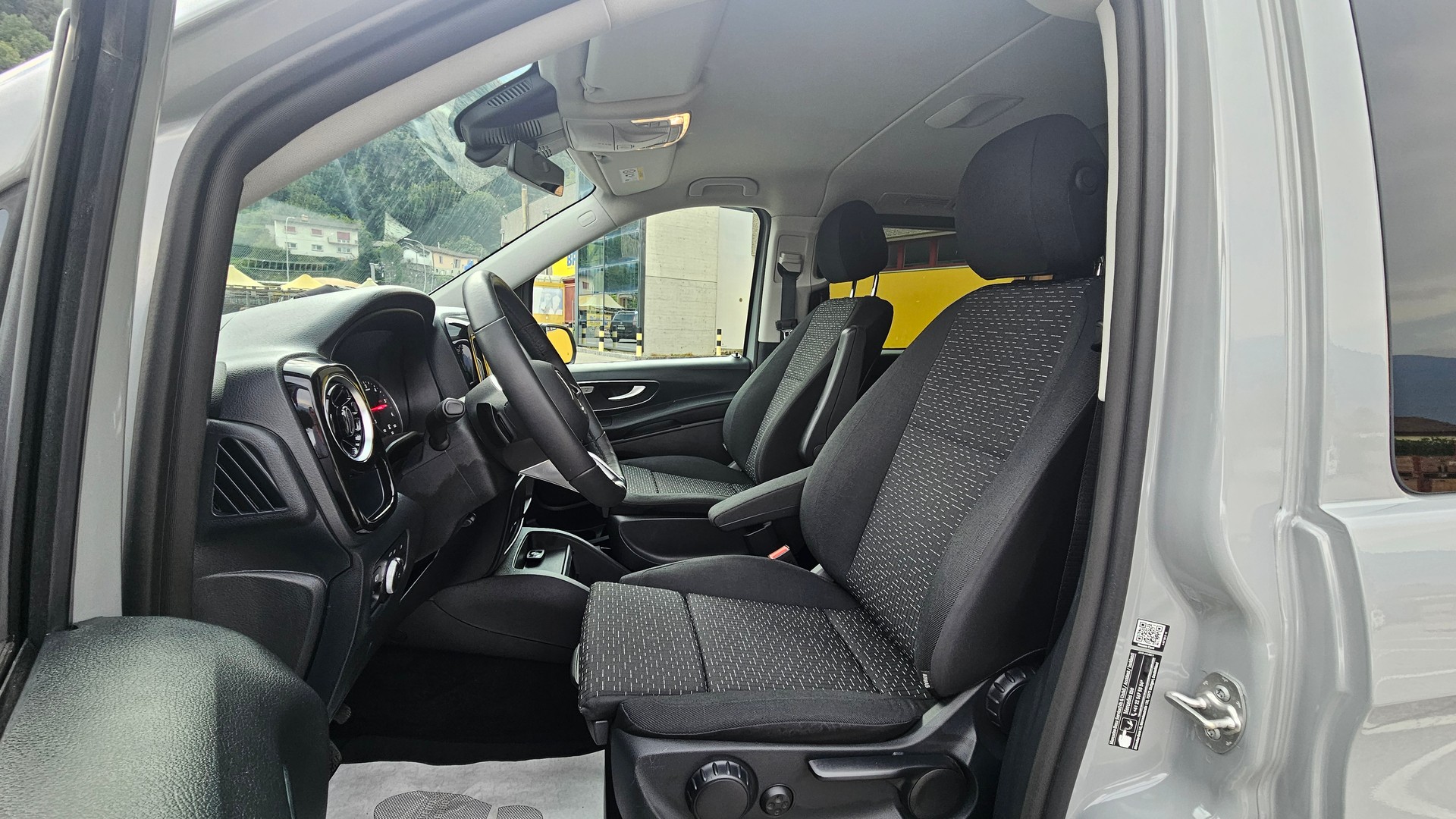 MERCEDES-BENZ Vito 119 CDI Kompakt Tourer 9G-Tronic 4M Select-image-4